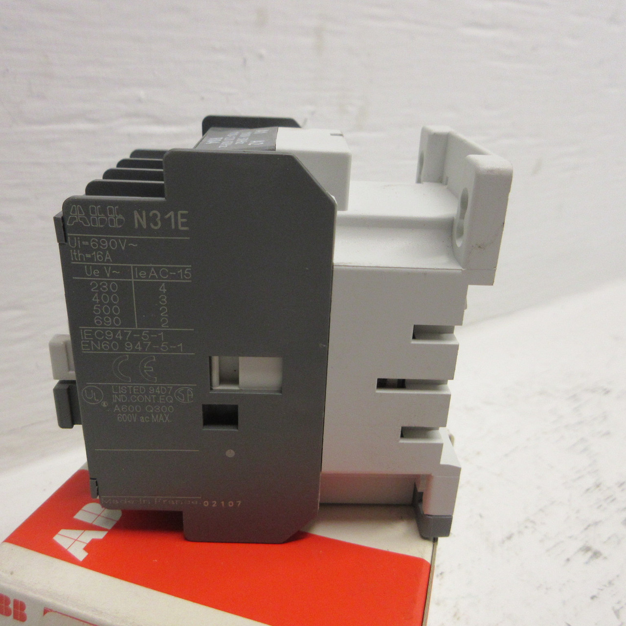 NEW ABB N31E-84 Contactor Relay 1SBH141001R8431 110/120V Coil 50/60HZ 600V NIB (AH1018-2)