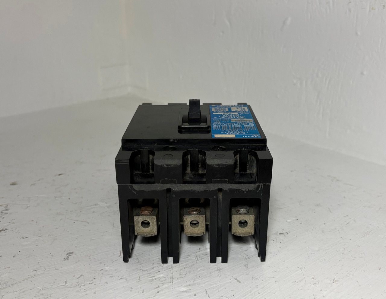Cutler-Hammer HFC3050 50A Circuit Breaker 480/600V 3 Pole Type HFC 50 Amp Eaton (EM5842-1)