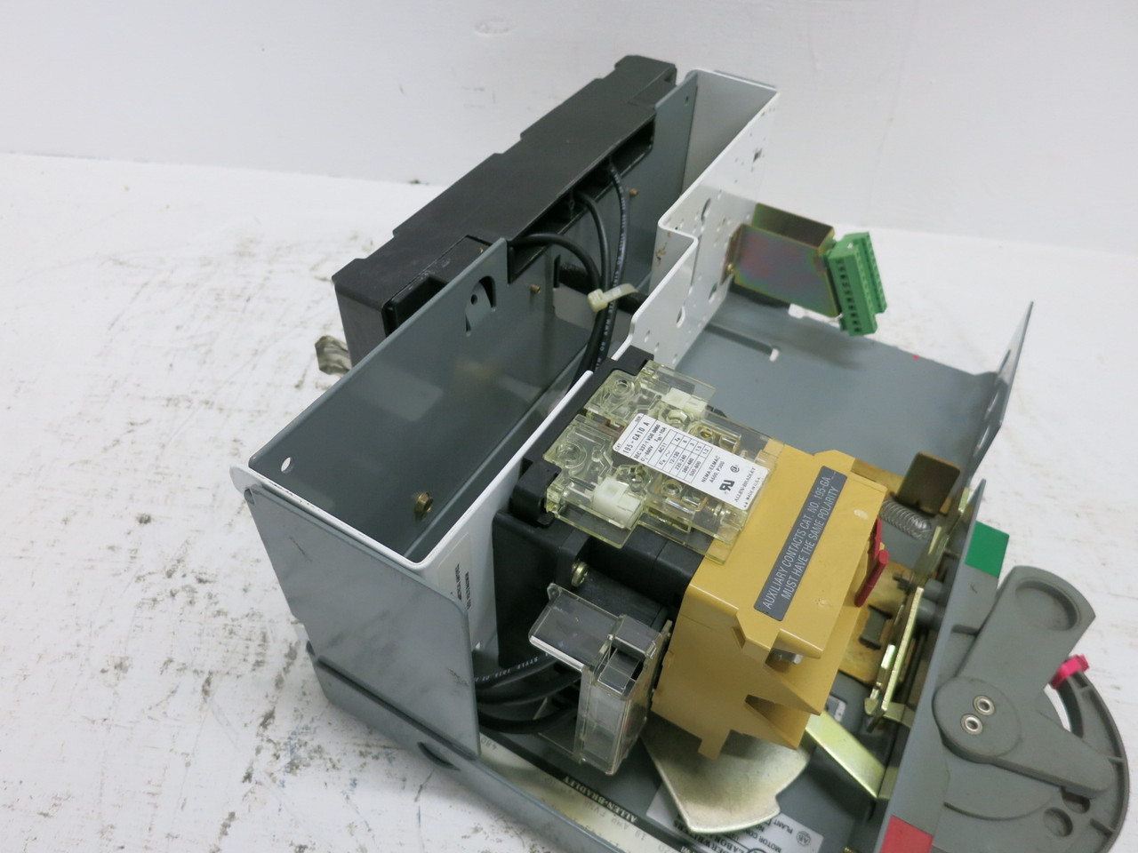 Allen Bradley 2100 Centerline 30 Amp Fusible Feeder 6" MCC Bucket 30A 6in AB (DW7993-11)