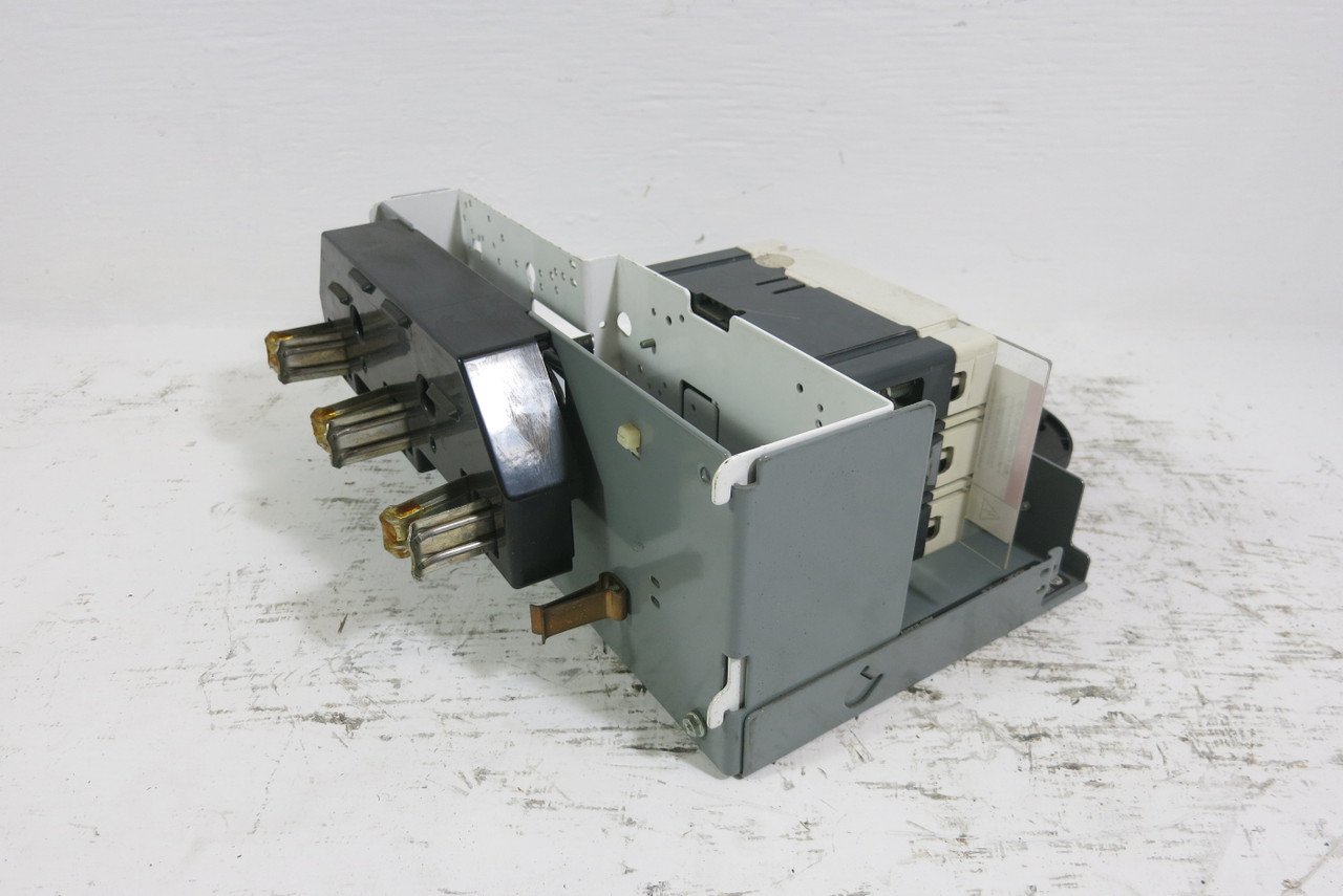 Allen Bradley 2100 Centerline 30A Breaker Feeder 6" MCC Bucket 30 Amp FDB3030L (BJ1084-4)
