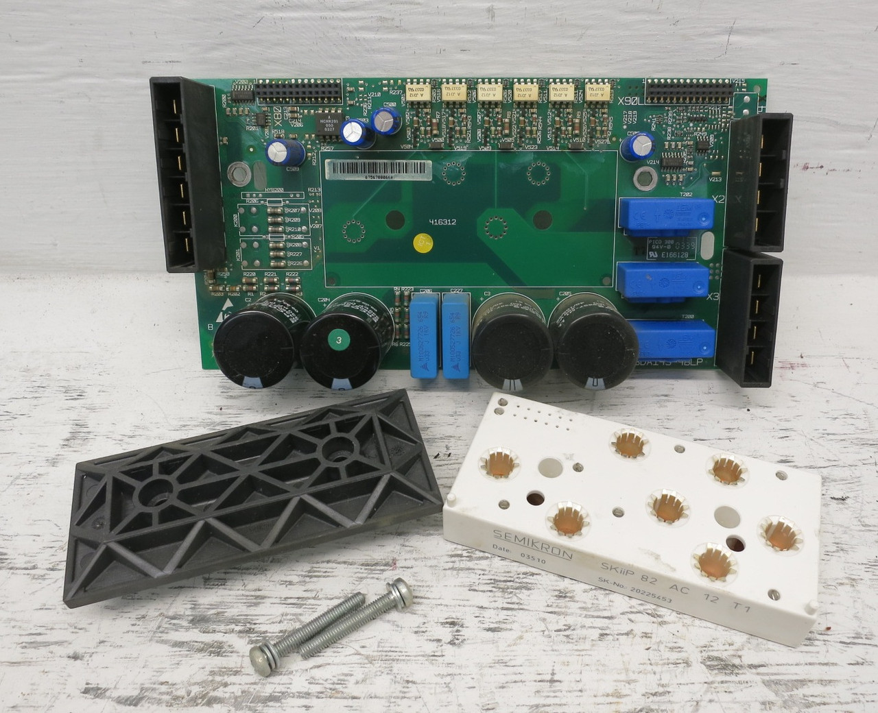 Kuka E93DA143-4BLP Servo Control Power Board Semikron Skiip82AC12T1 Robot Card (DW8001-1)