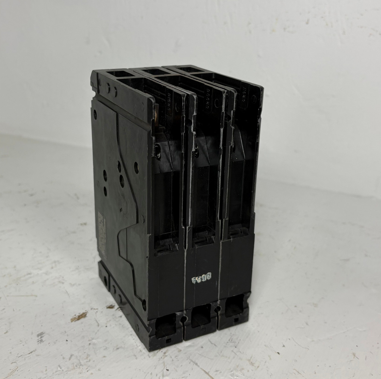 Siemens ED63B070 70A Sentron Circuit Breaker Type ED6 480/600V 3P ITE 70 Amp (EM5850-4)