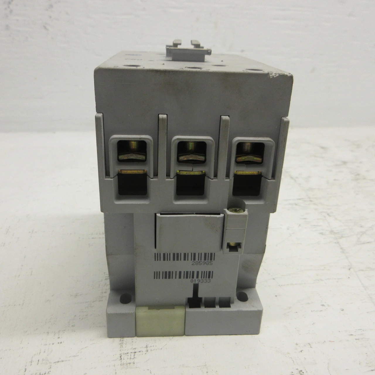 Allen Bradley 100-C60*00 Ser B Motor Contactor 120V Coil C60 90A 600VAC 100C6000 (AH1058-2)