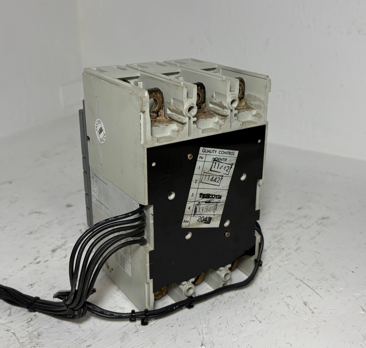 ABB S3N 100A SACE S3 3 Pole Circuit Breaker w/ Aux & Shunt 600V 100 Amp S3N100 (EM5854-3)