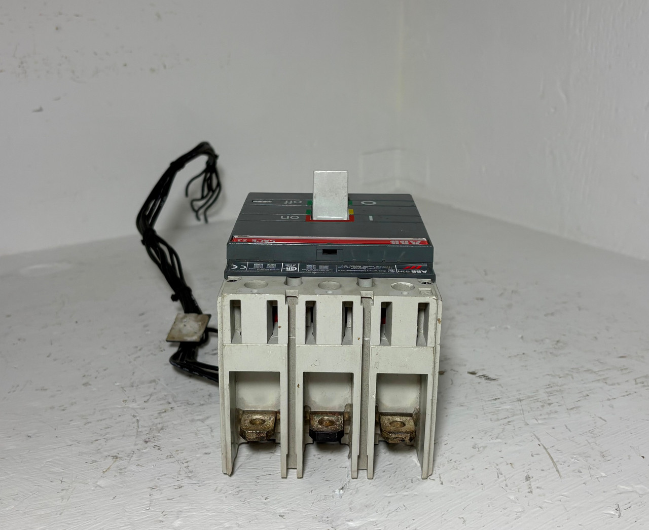 ABB S3N 100A SACE S3 3 Pole Circuit Breaker w/ Aux & Shunt 600V 100 Amp S3N100 (EM5854-3)