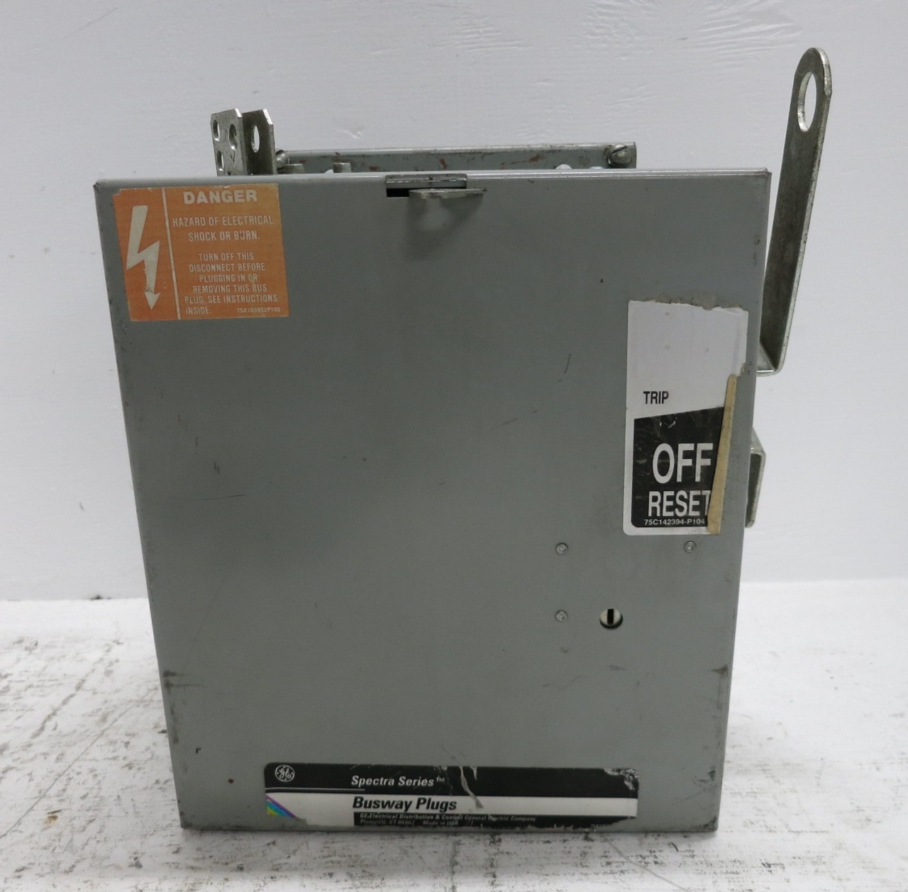 GE SB362R 60A 600V Spectra Flex-A-Plug Fusible Busway Bus Plug 3PH 3W 60 Amp 1 (DW8016-1)