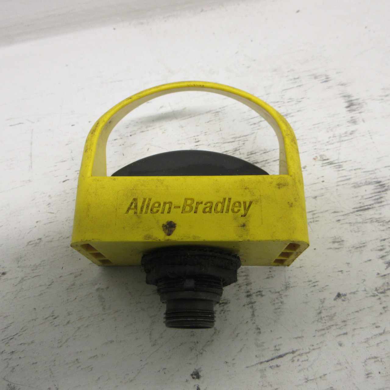 Allen Bradley 800Z-GF3 Ser A Palm Sensitive Touch Button Type 4, 4X, 13 w Handle (AH1064-3)