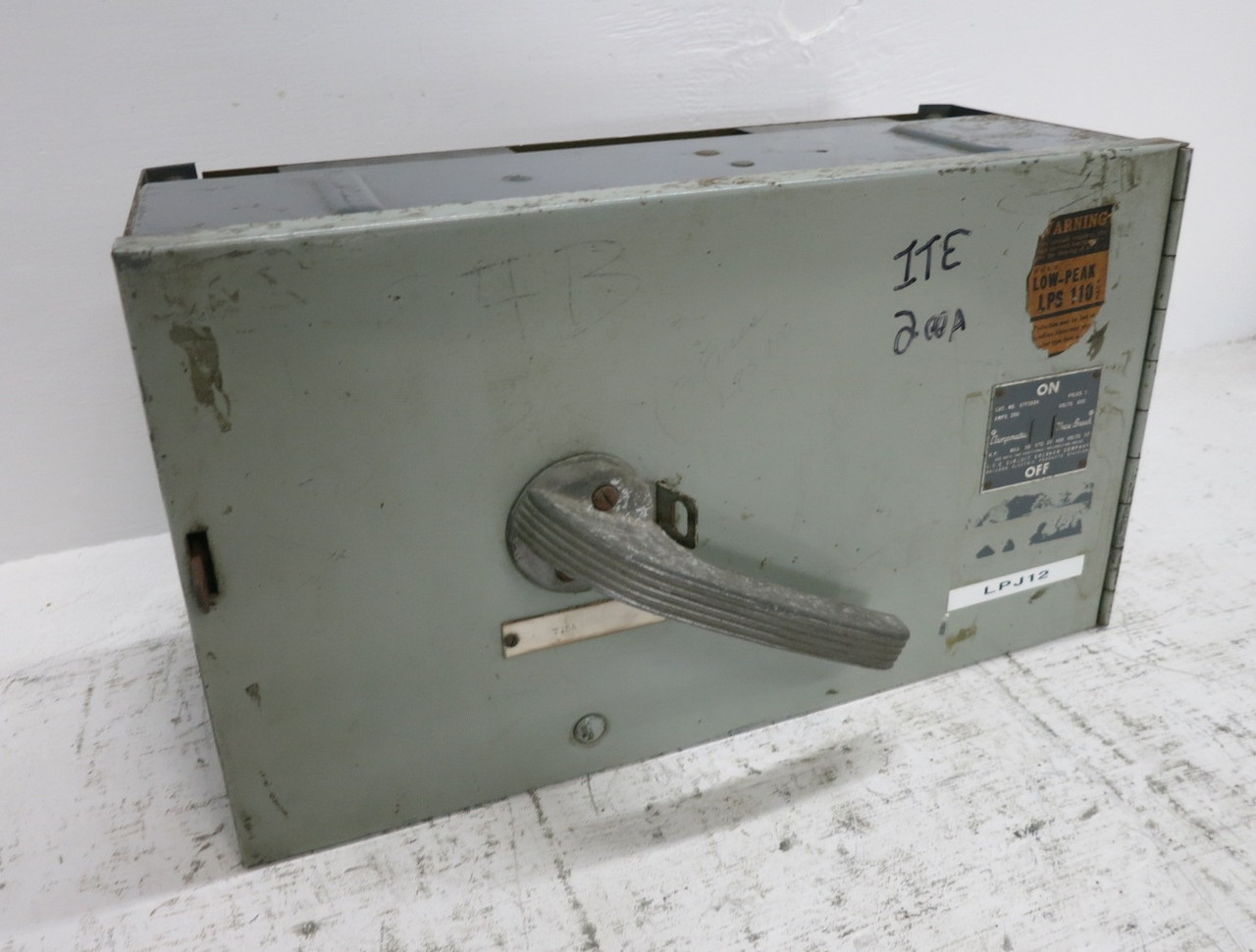 Image of ITE V7F3604 200A 600V Fusible Vacu-Break Panelboard Switch 200 Amp Bulldog