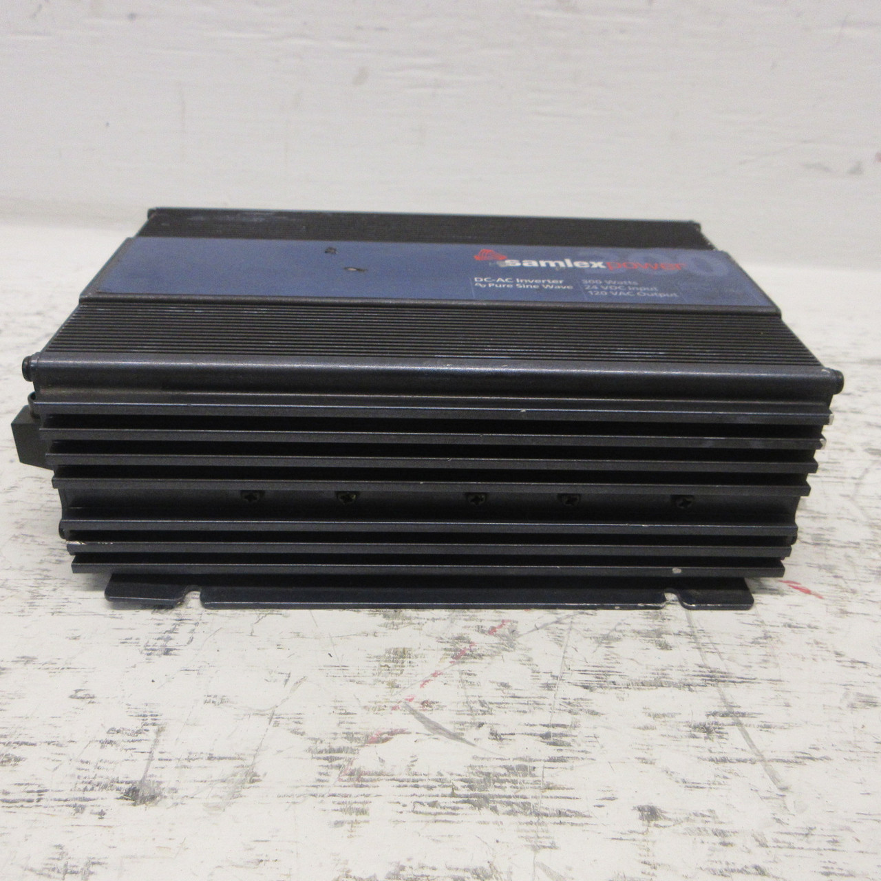 samlexpower PST-30S-24A Pure Sine Wave Inverter 120VAC 300W DC-AC Inverter 24VDC (AH1075-1)