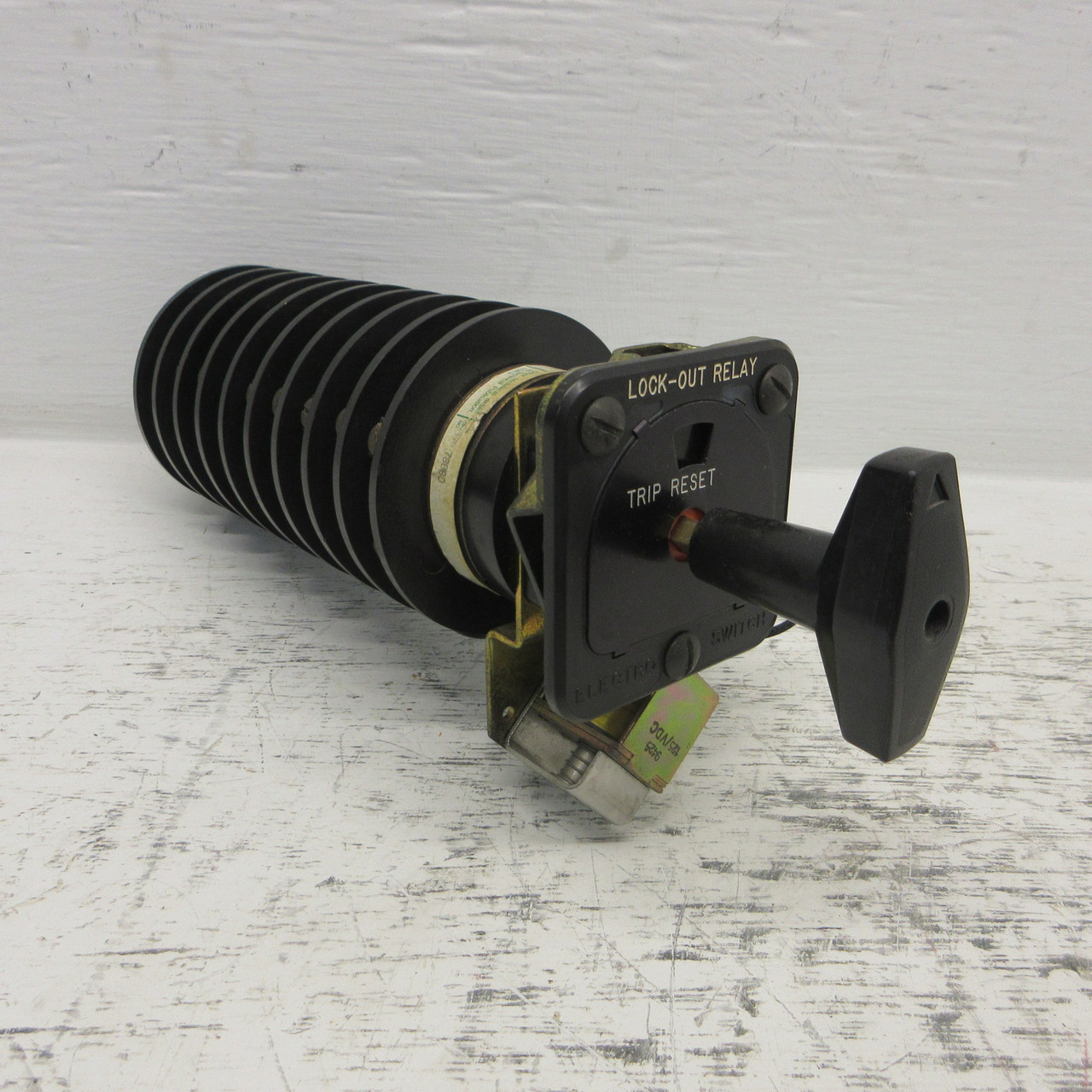Image of Electroswitch 7808D Lock-Out Rotary Switch Series 24 LOR 125VDC Latching 78080
