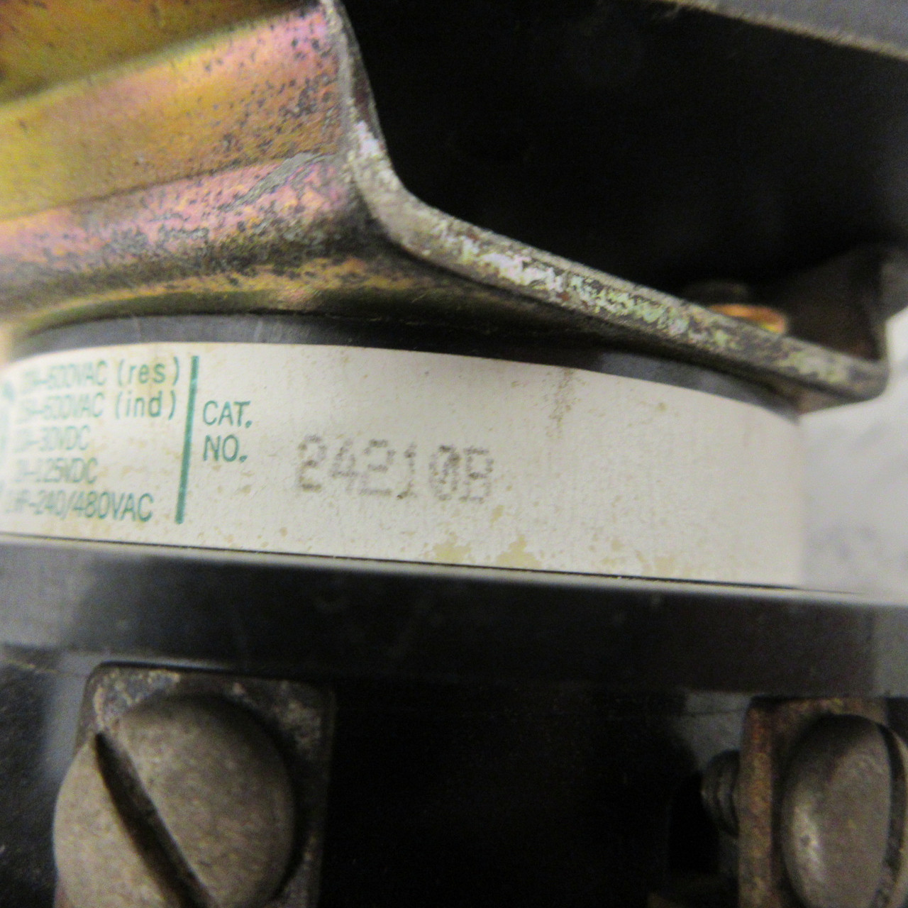 Electroswitch 24210B Rotary Switch Series 24 20A 600V Maunal Auto 2 Position (AH1081-1)