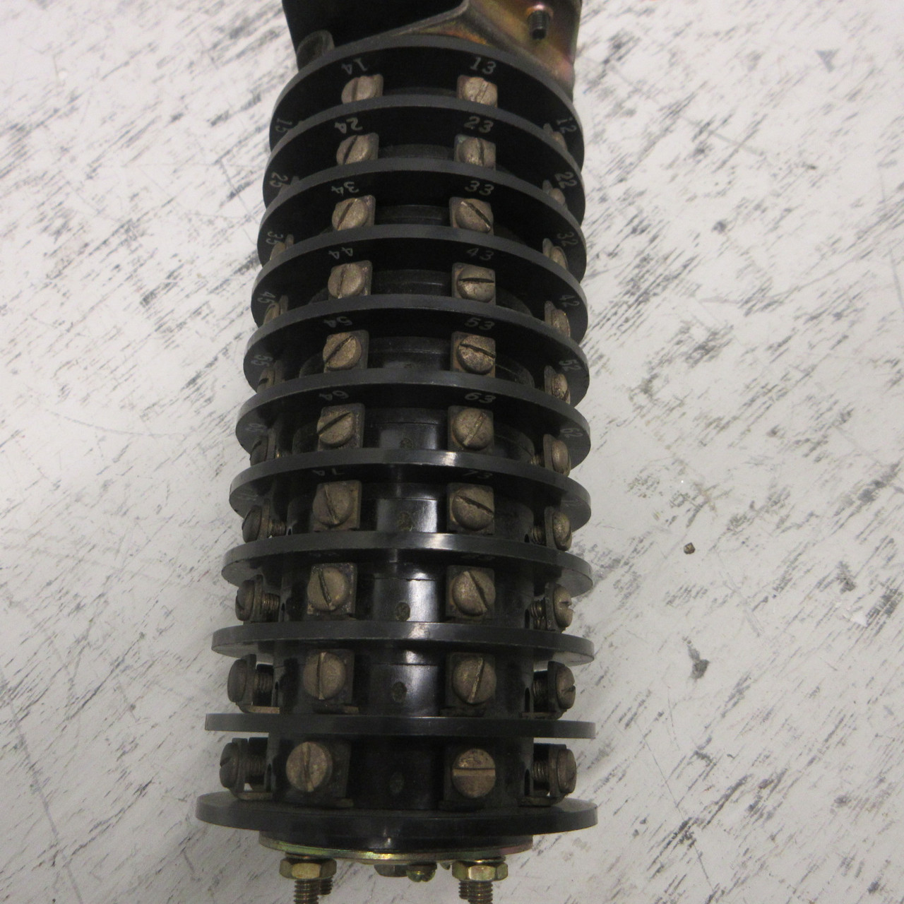 Electroswitch 24210B Rotary Switch Series 24 20A 600V Maunal Auto 2 Position (AH1081-1)