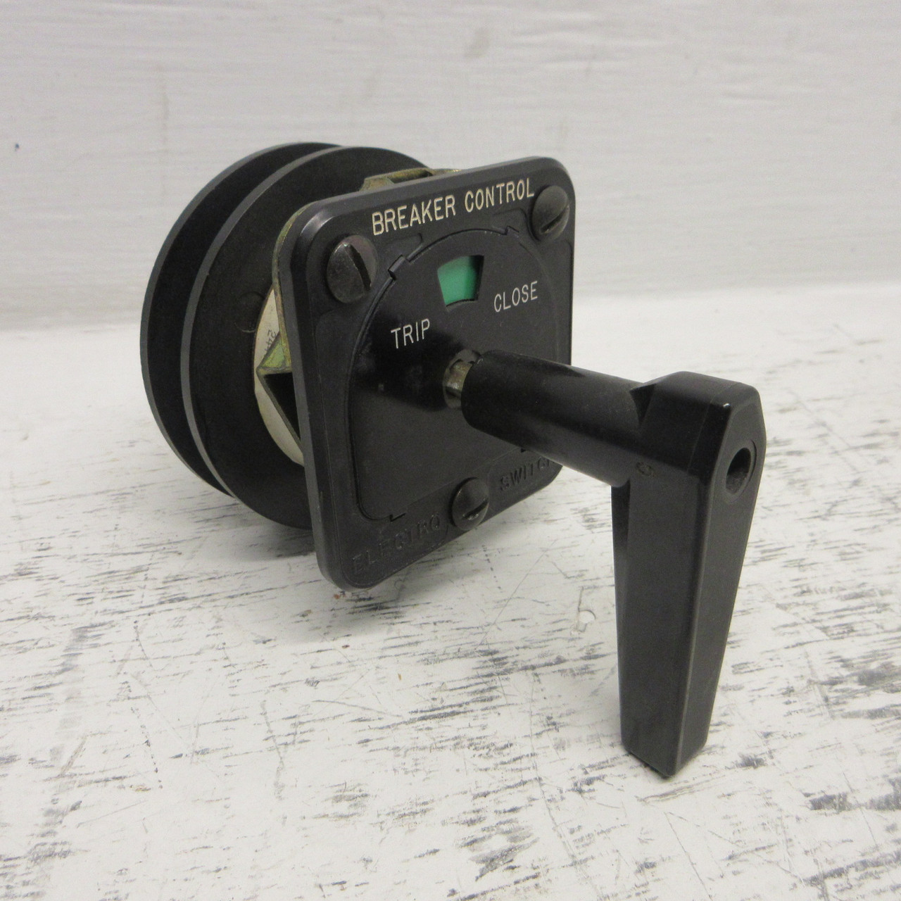 Electroswitch 2440D 20A 600V Breaker Control Rotary Switch Series 24 244OD 2 Pos (AH1080-6)