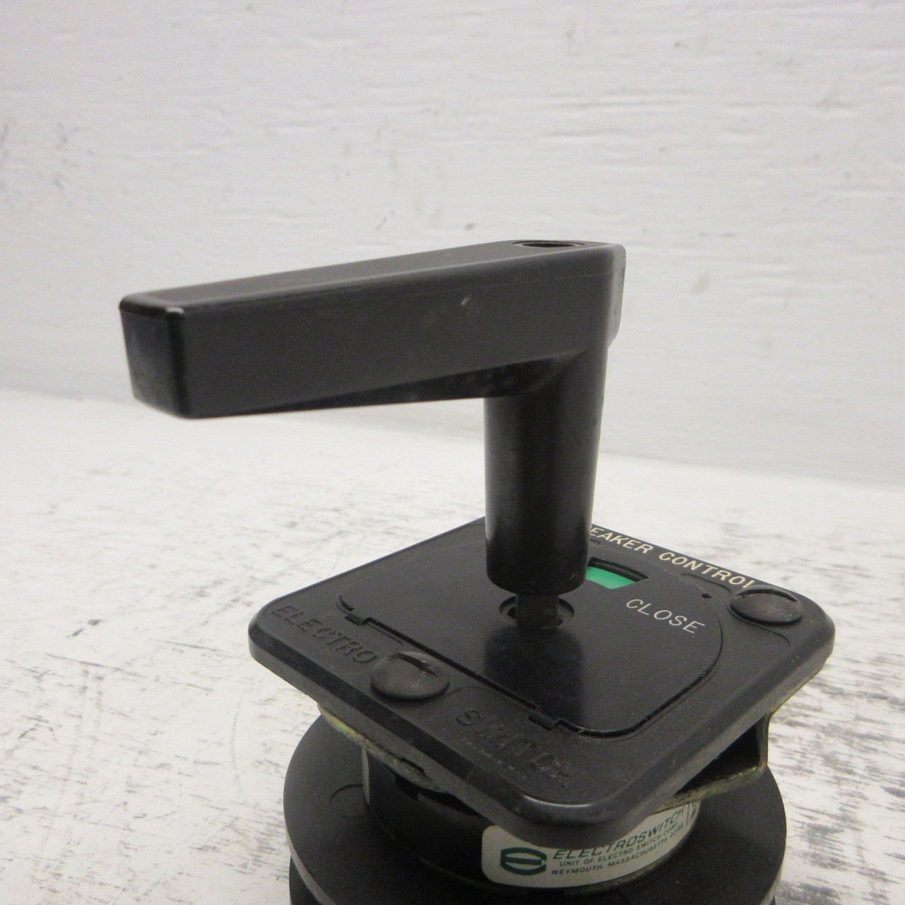 Electroswitch 2440D 20A 600V Breaker Control Rotary Switch Series 24 244OD 2 Pos (AH1080-6)