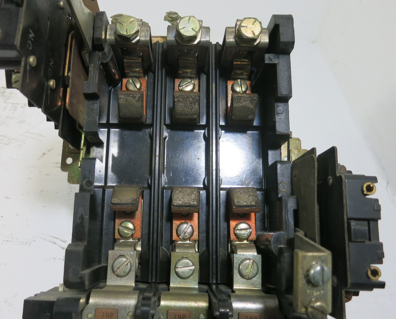 GE CR206F000BNA Size 4 Motor Starter 100HP 135A 600VAC 120V Coil CR206FOOOBNA (BJ1092-1)