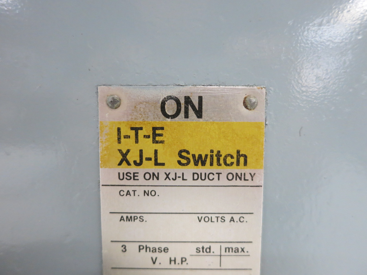 ITE XLVB321 30A 240V XJ-L Switch Fusible Bus Plug 30 Amp 240 VAC 3PH XLVB-321 (DW8028-1)