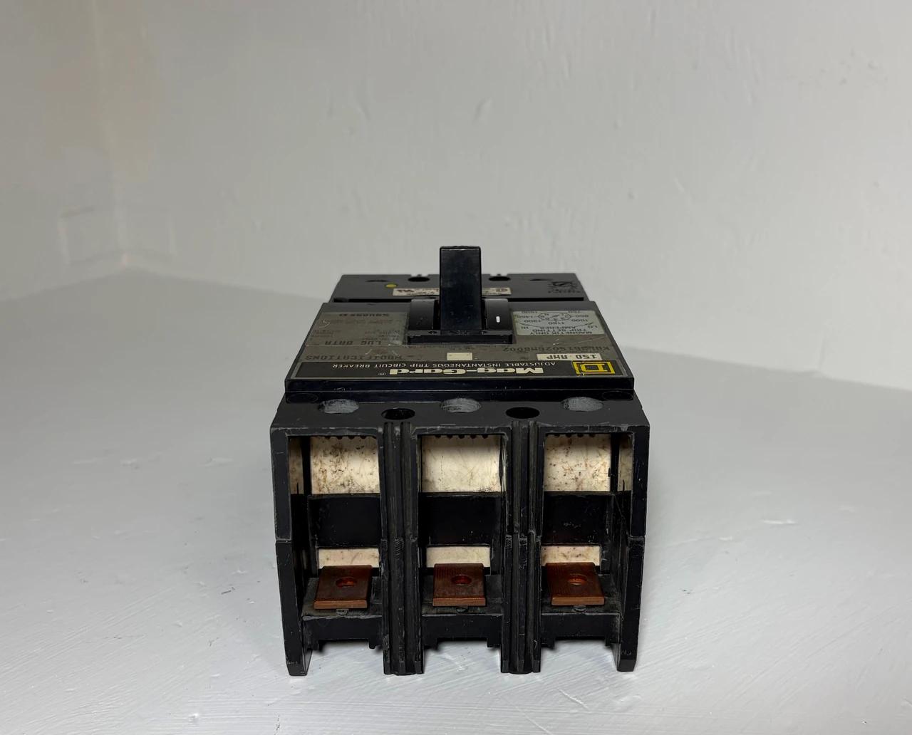 Square D KAL3615026M8002 150A Mag-Gard Circuit Breaker 600V KAL3615026M 150 Amp (EM5864-1)