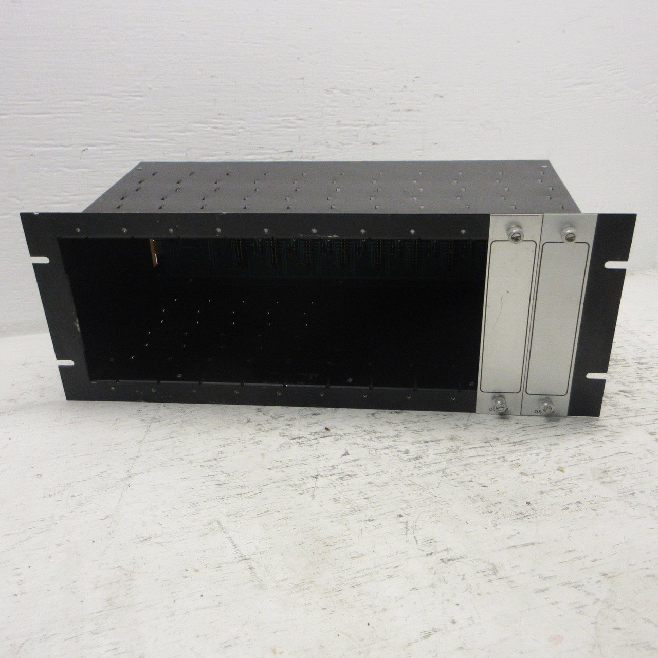 Schneider Electric DSP-MF PLC Rack  DSP-MKII Federal Pioneer DSPMF w/ 2 Fillers (AH1090-1)