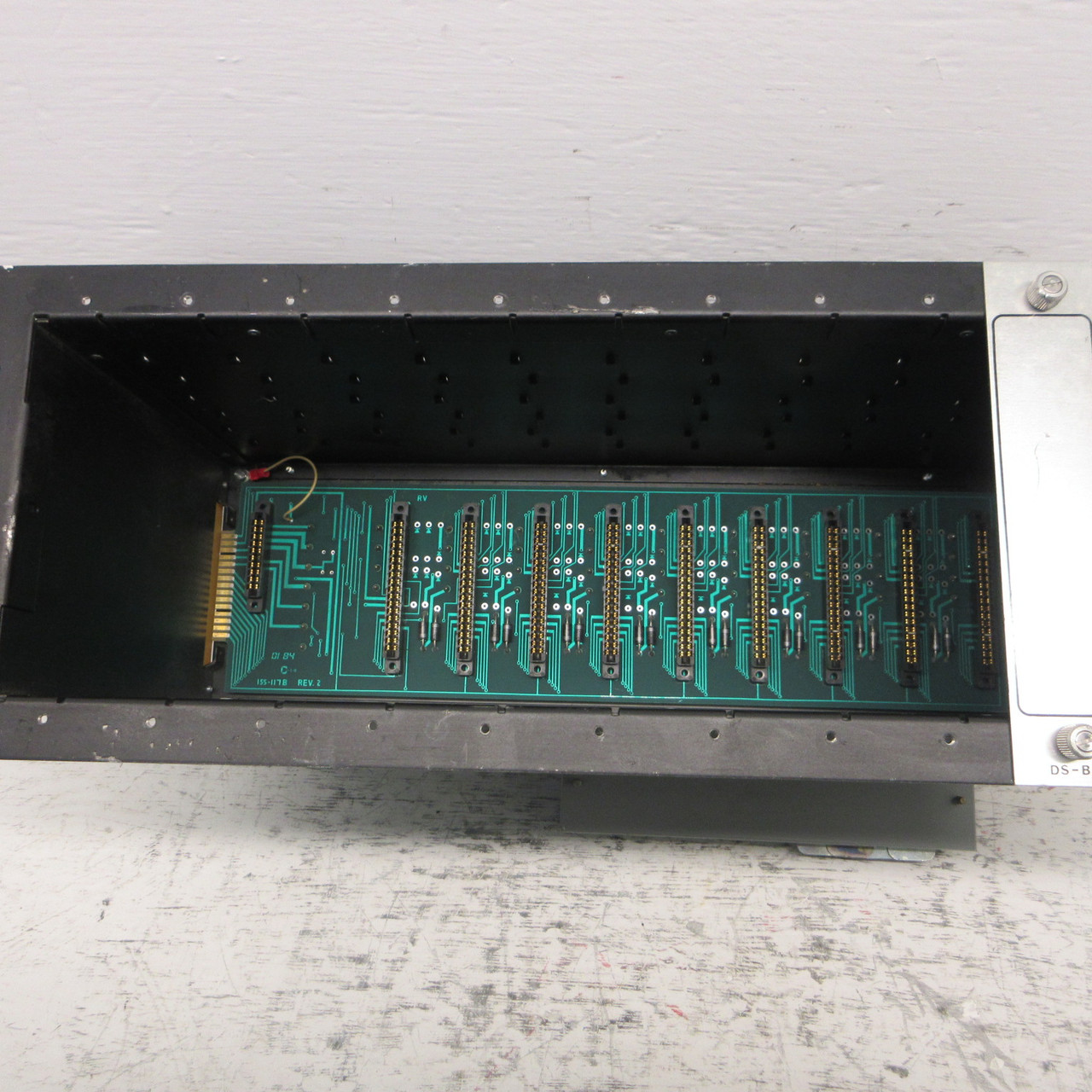 Schneider Electric DSP-MF PLC Rack  DSP-MKII Federal Pioneer DSPMF w/ 2 Fillers (AH1090-1)