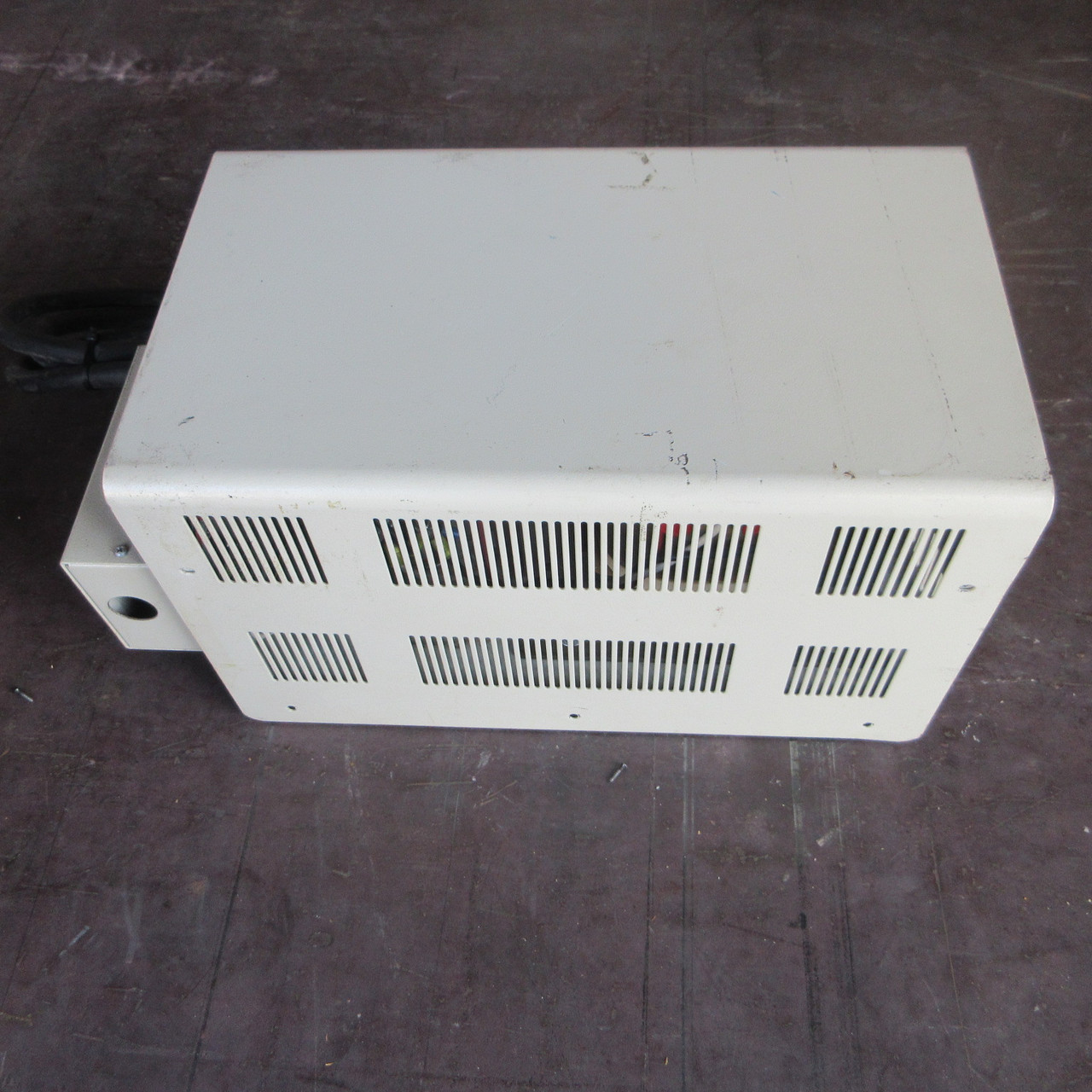 ONEAC CC2357HW Power Conditioner CC2357 012-162 In: 240V~24A Out: 240V/120V~24A (AH1102-1)