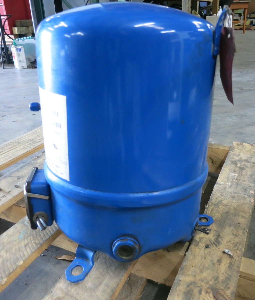 Danfoss MT72HN4AVE Maneurop Reciprocating Compressor 460V PS 18.4 bar MT72 (DW8036-1)