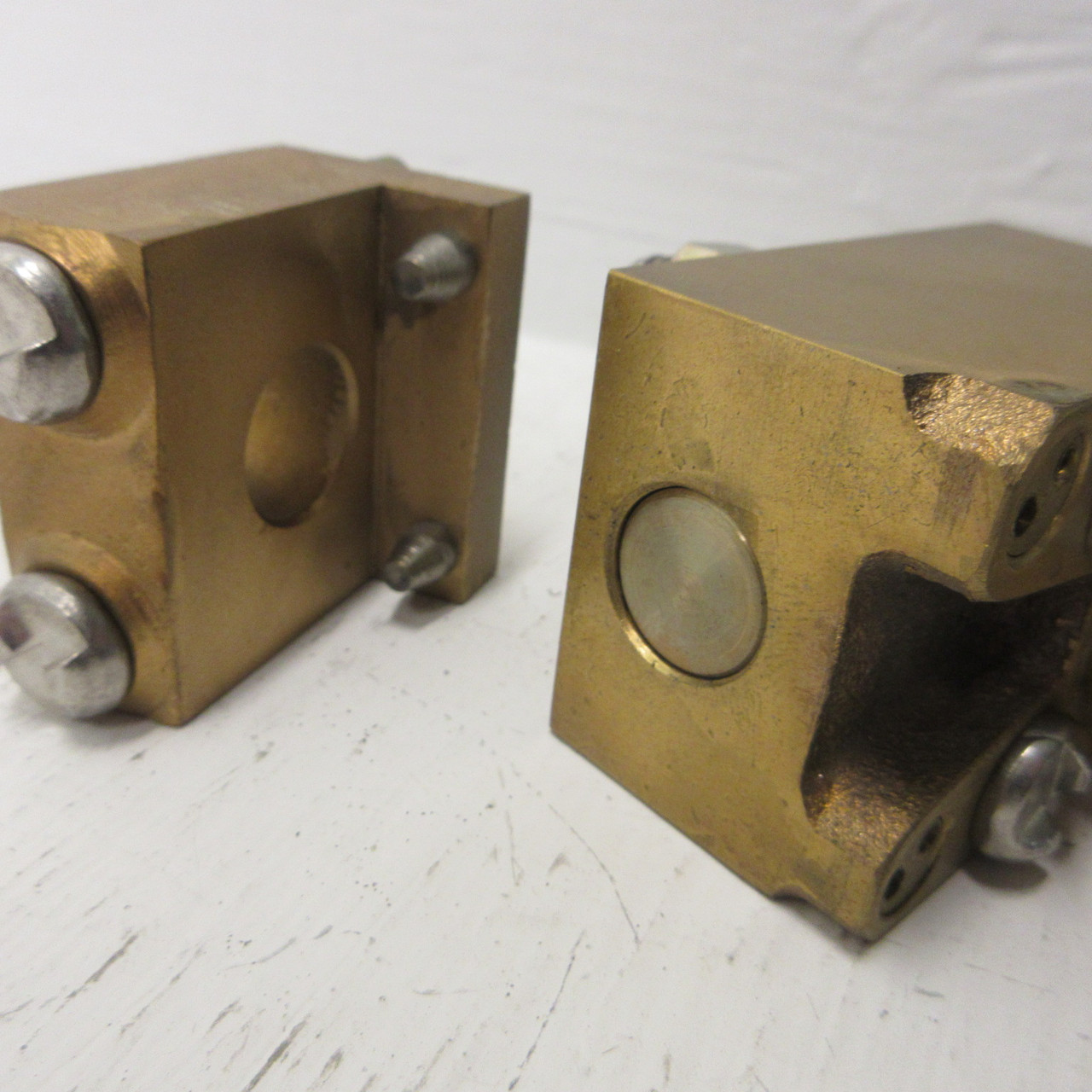 The Superior Interlock S105813Y Lock Brass 2 Peices Yale 16488 w/ Hardware & Key (AH1099-1)