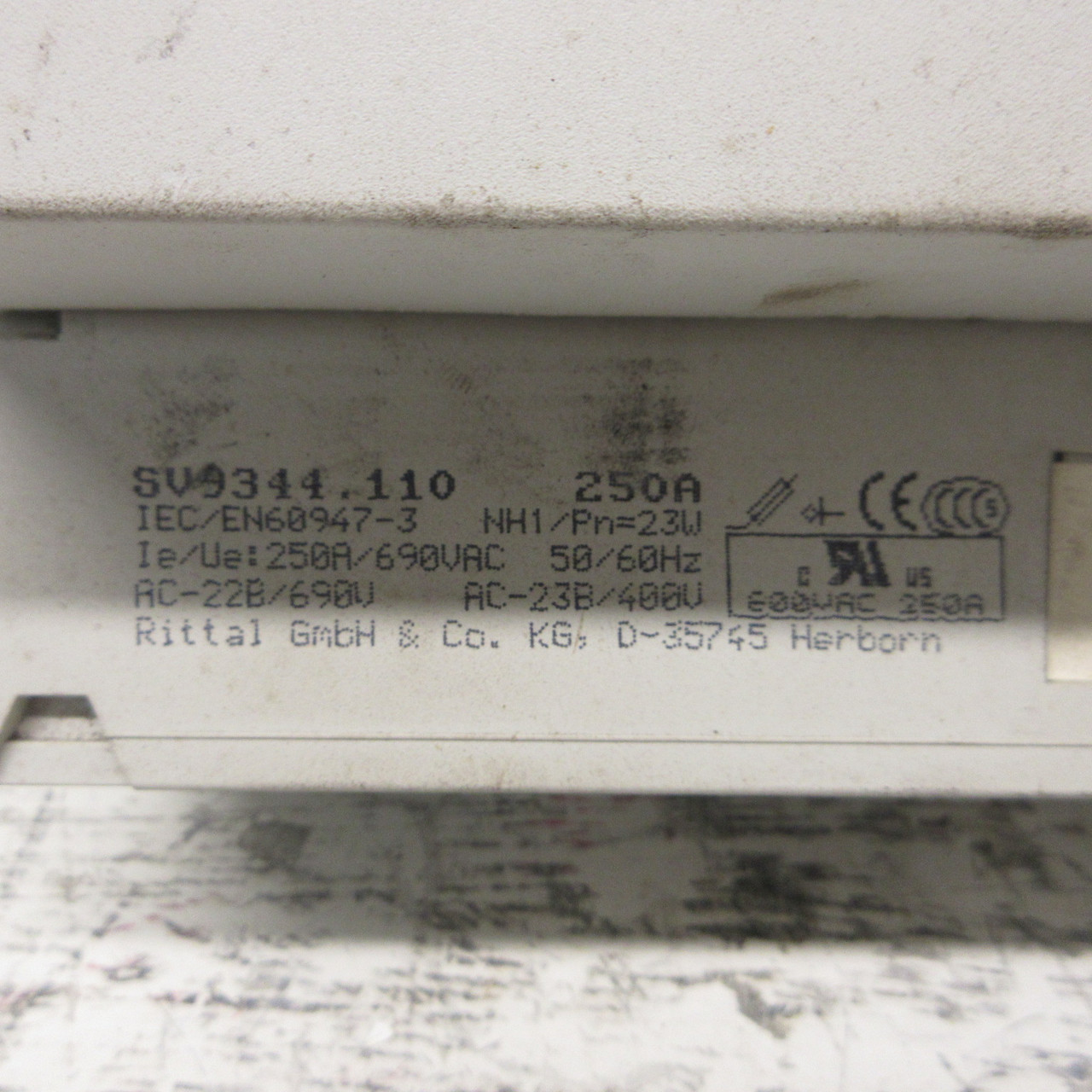 Rittal SV9344.110 Fused Disconnect Switch 250A 690V Distribution Fused Isolator (AH1100-1)