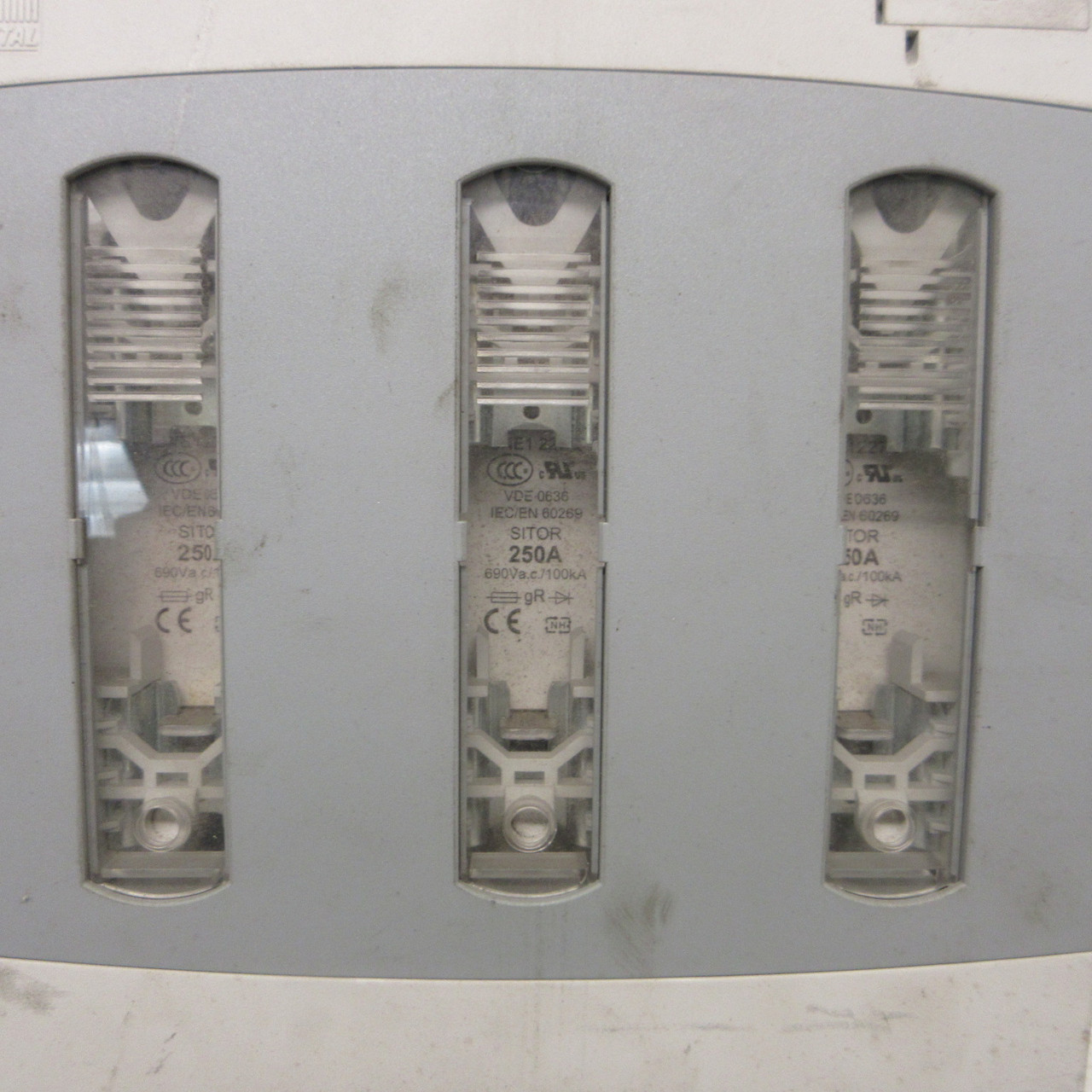 Rittal SV9344.110 Fused Disconnect Switch 250A 690V Distribution Fused Isolator (AH1100-1)