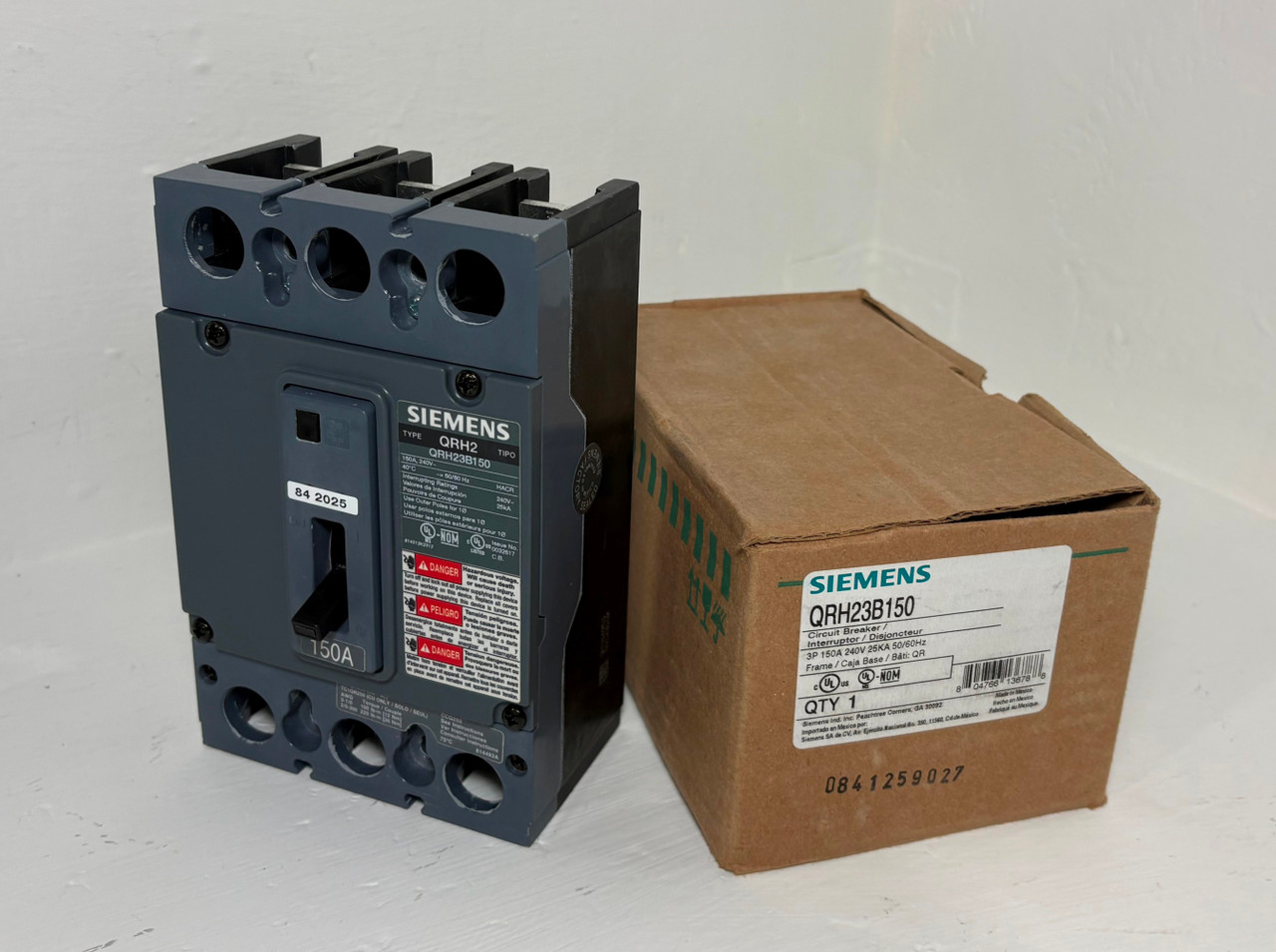 NEW Siemens QRH23B150 150A Circuit Breaker 240 VAC 3P Type QRH2 150 Amp NIB (EM5868-1)