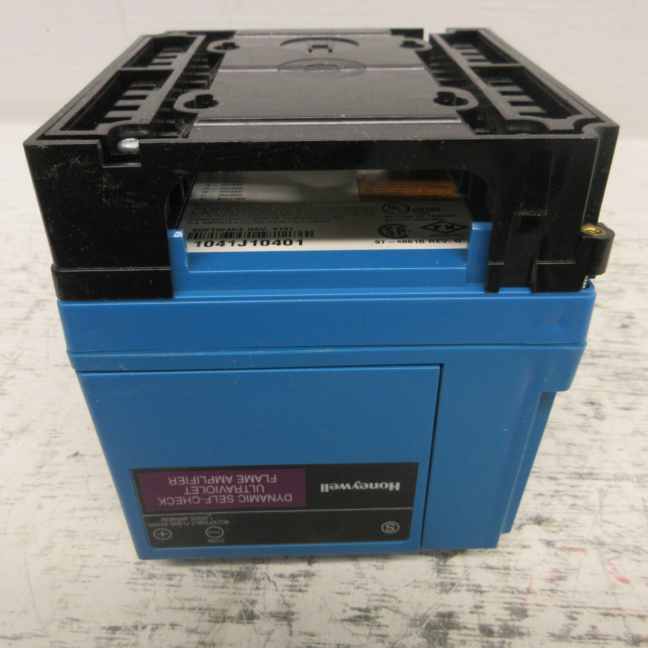 Honeywell RM7823-A-1016-4 Burner Control Module PLC Flame Detector Relay 7800 (AH1112-1)