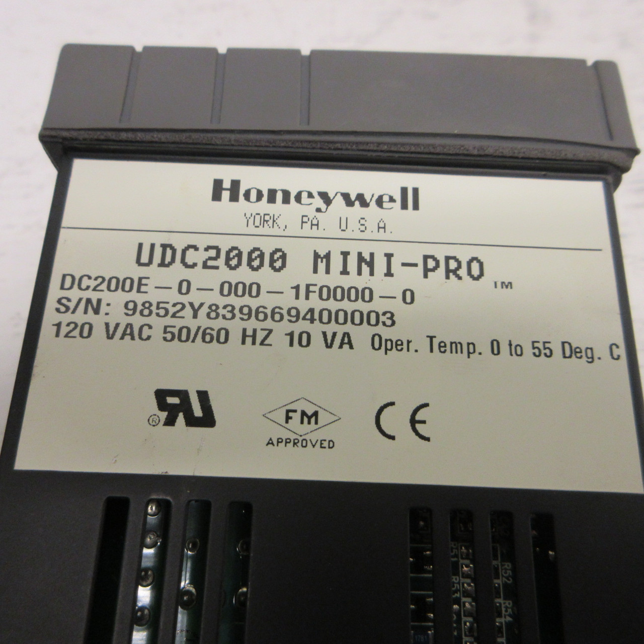 Honeywell DC200E-0-000-1F0000-0 Temperature Controller UDC2000 Mini-Pro 120VAC (AH1015-1)