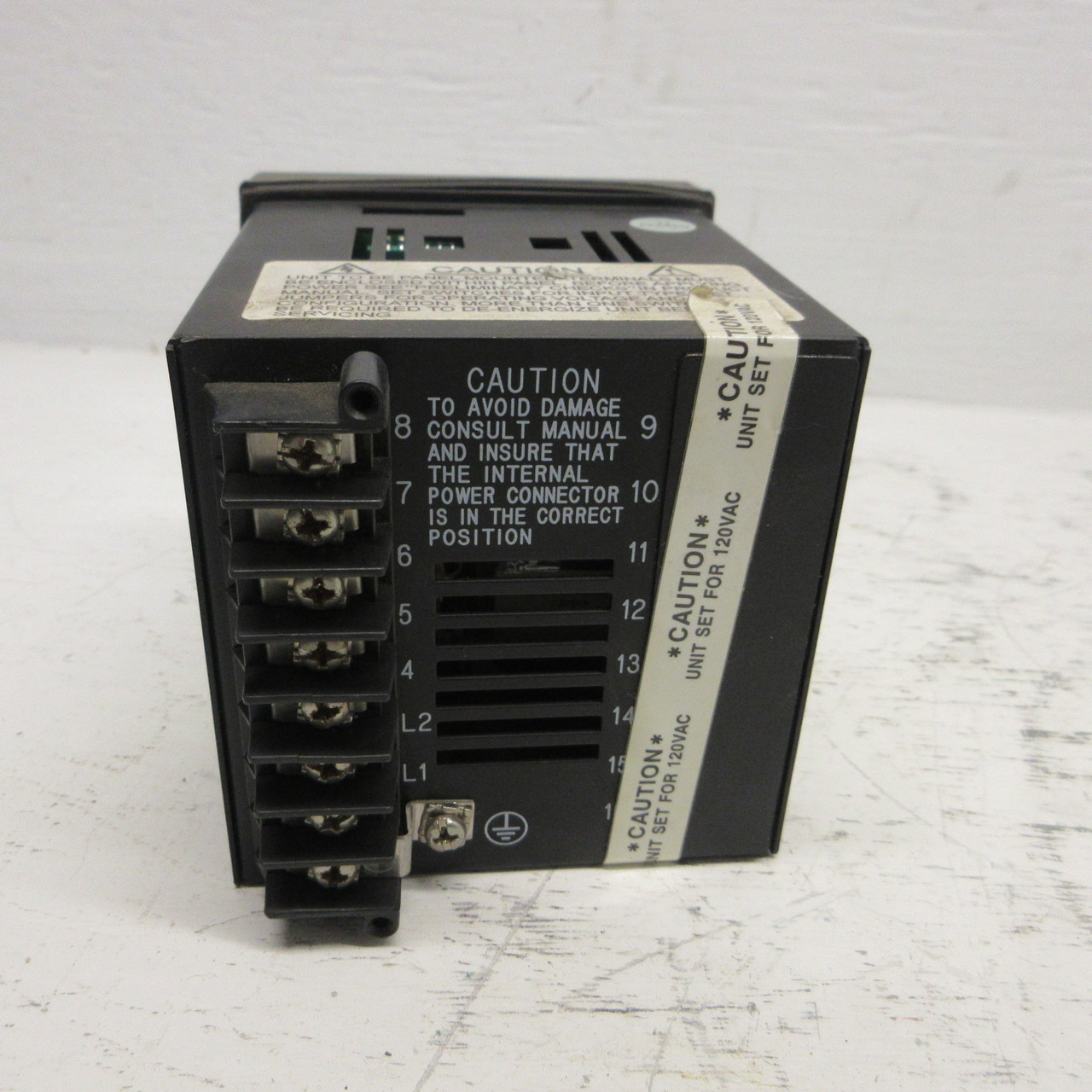 Honeywell DC200E-0-000-1F0000-0 Temperature Controller UDC2000 Mini-Pro 120VAC (AH1015-1)