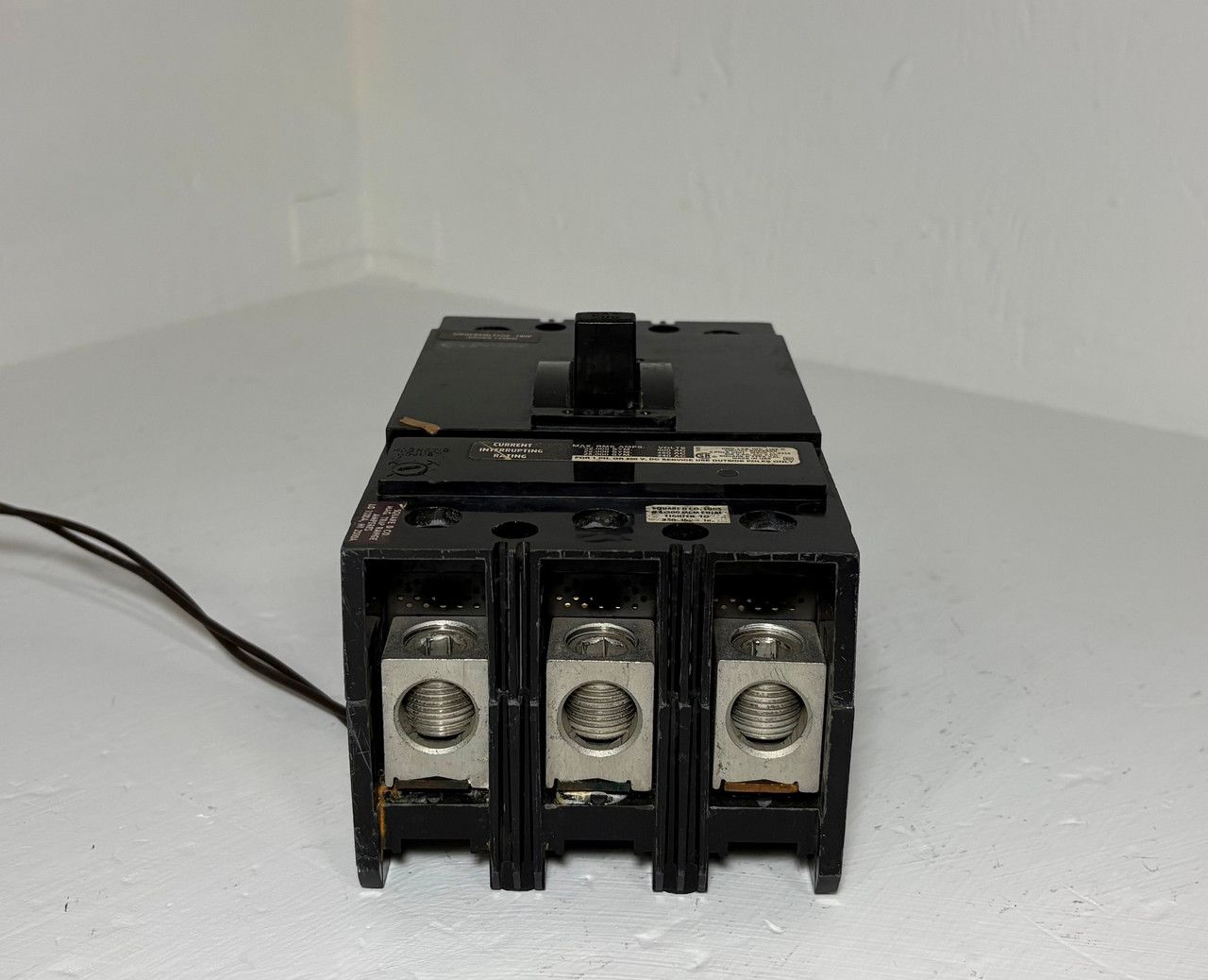 Square D KAL362001121 200A Circuit Breaker Black w UV Trip 600V KAL36200 200 Amp (EM5885-1)