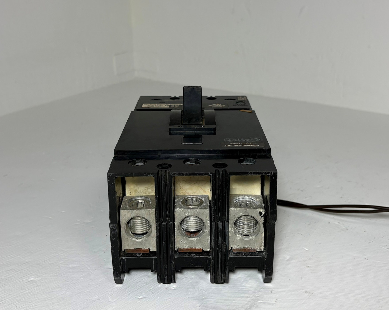 Square D KAL362001121 200A Circuit Breaker Black w UV Trip 600V KAL36200 200 Amp (EM5885-1)