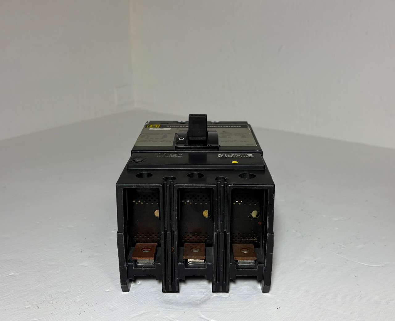 Square D KAL36225 225A Circuit Breaker 480/600V Type KAL 3 Pole 225 Amp (EM5886-2)