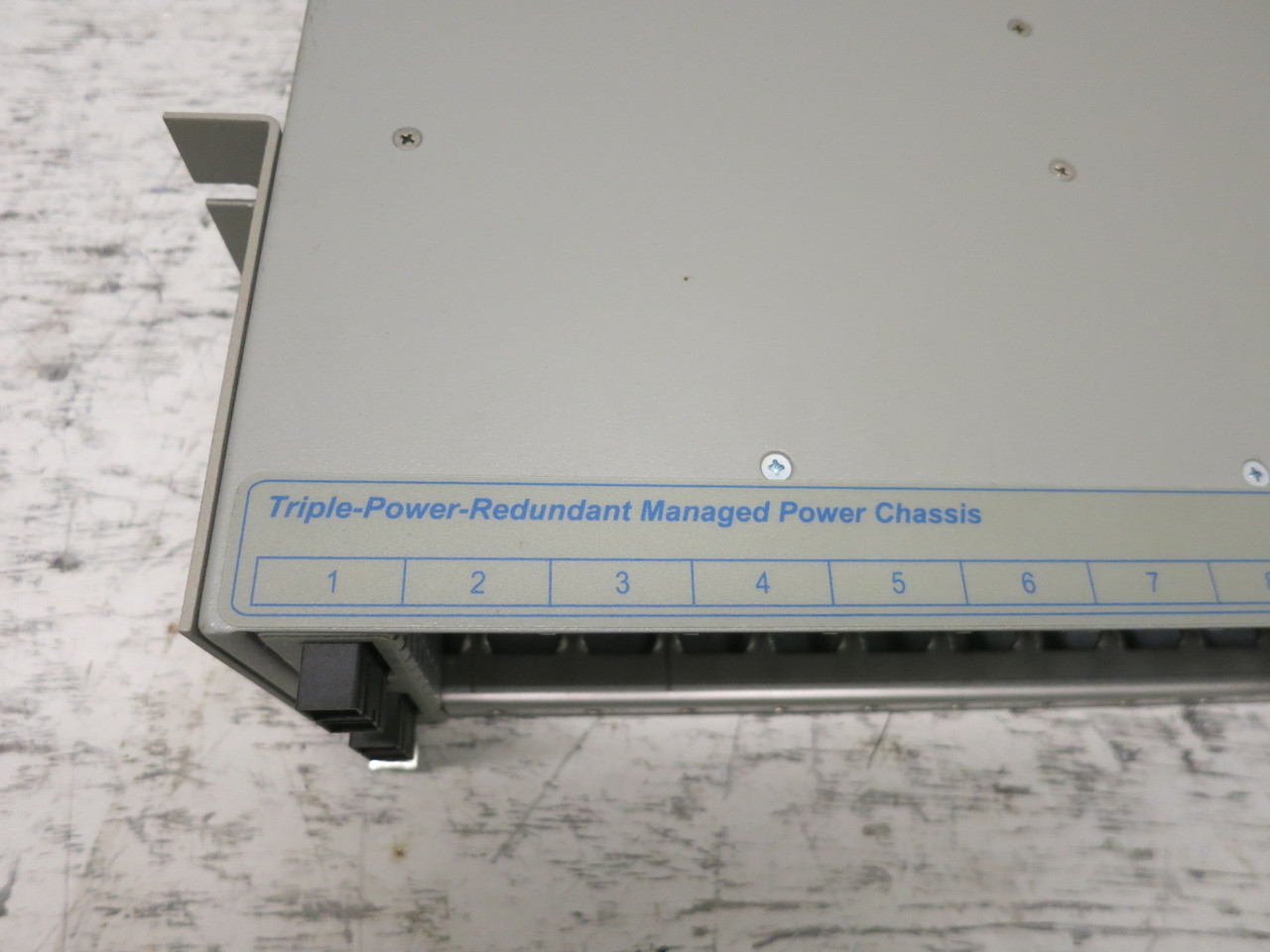 Omnitron 8205-2 iConverter Triple-Power-Redundant Power Chassis 19 Slot OST Rack (DW8080-1)