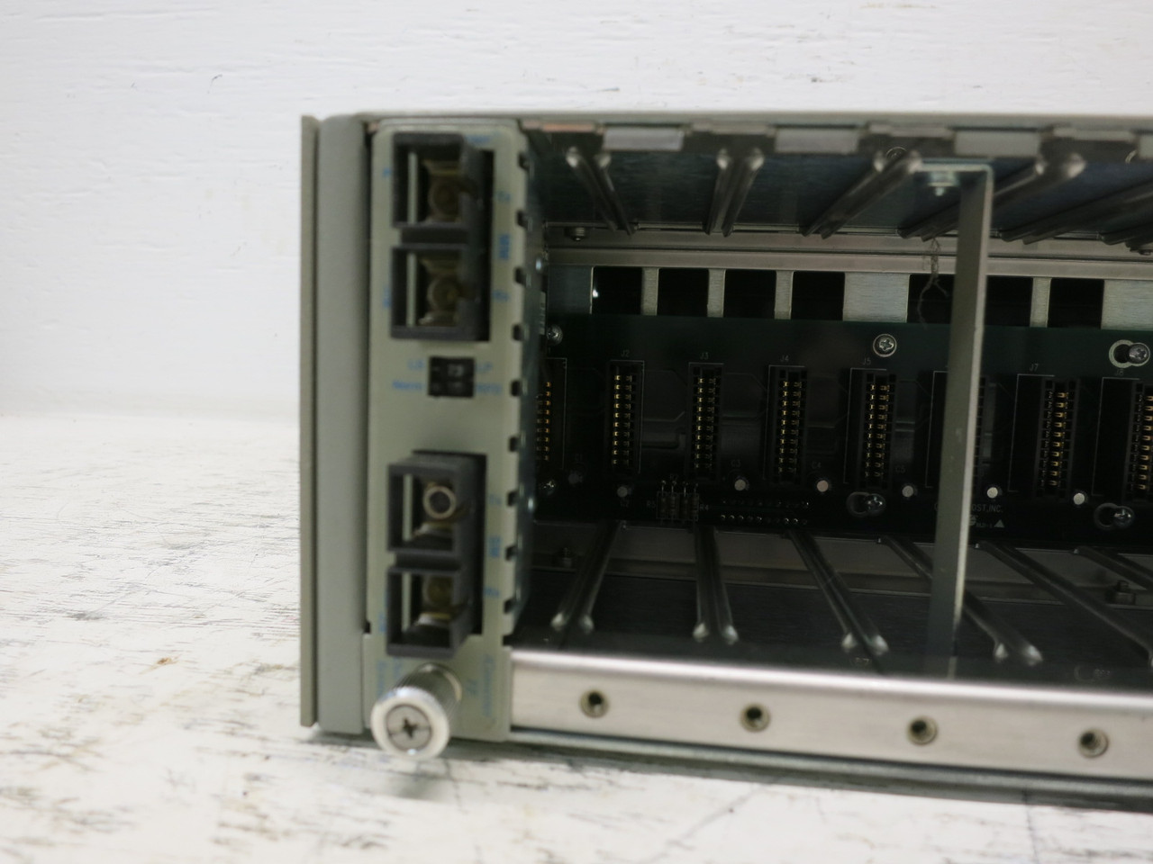 Omnitron 8205-2 iConverter Triple-Power-Redundant Power Chassis 19 Slot OST Rack (DW8080-1)