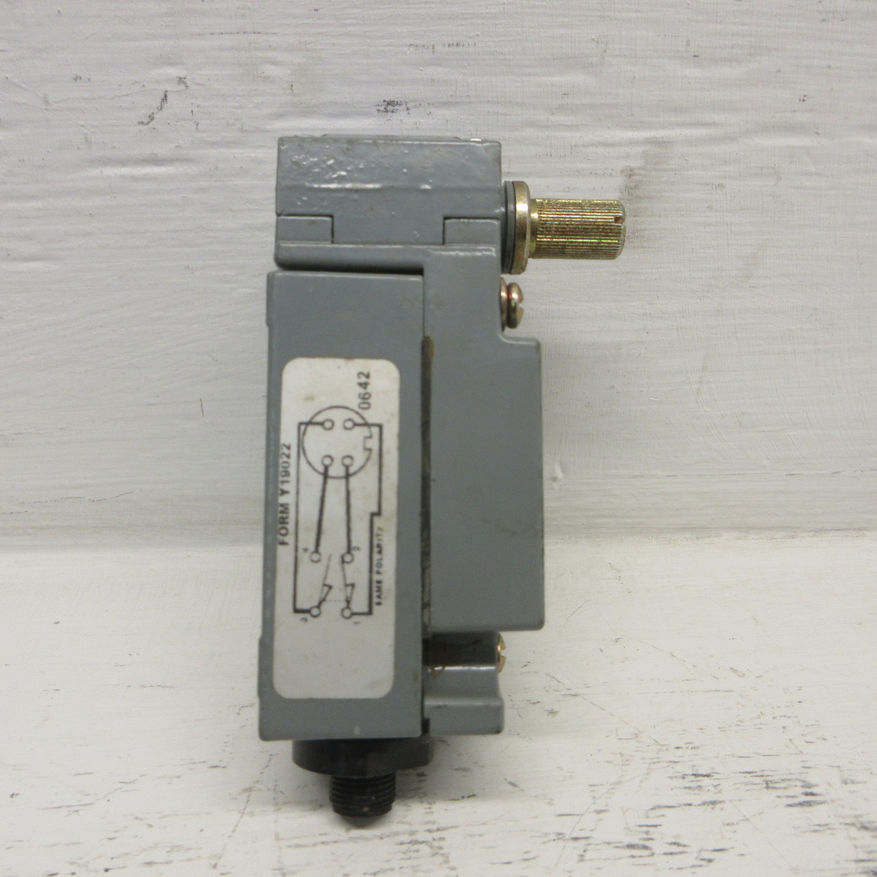 Square D 9007C54B2Y19022 Limit Switch Series A Type 6P 24VAC 3A 9007-C54B2Y19022 (AH1118-1)