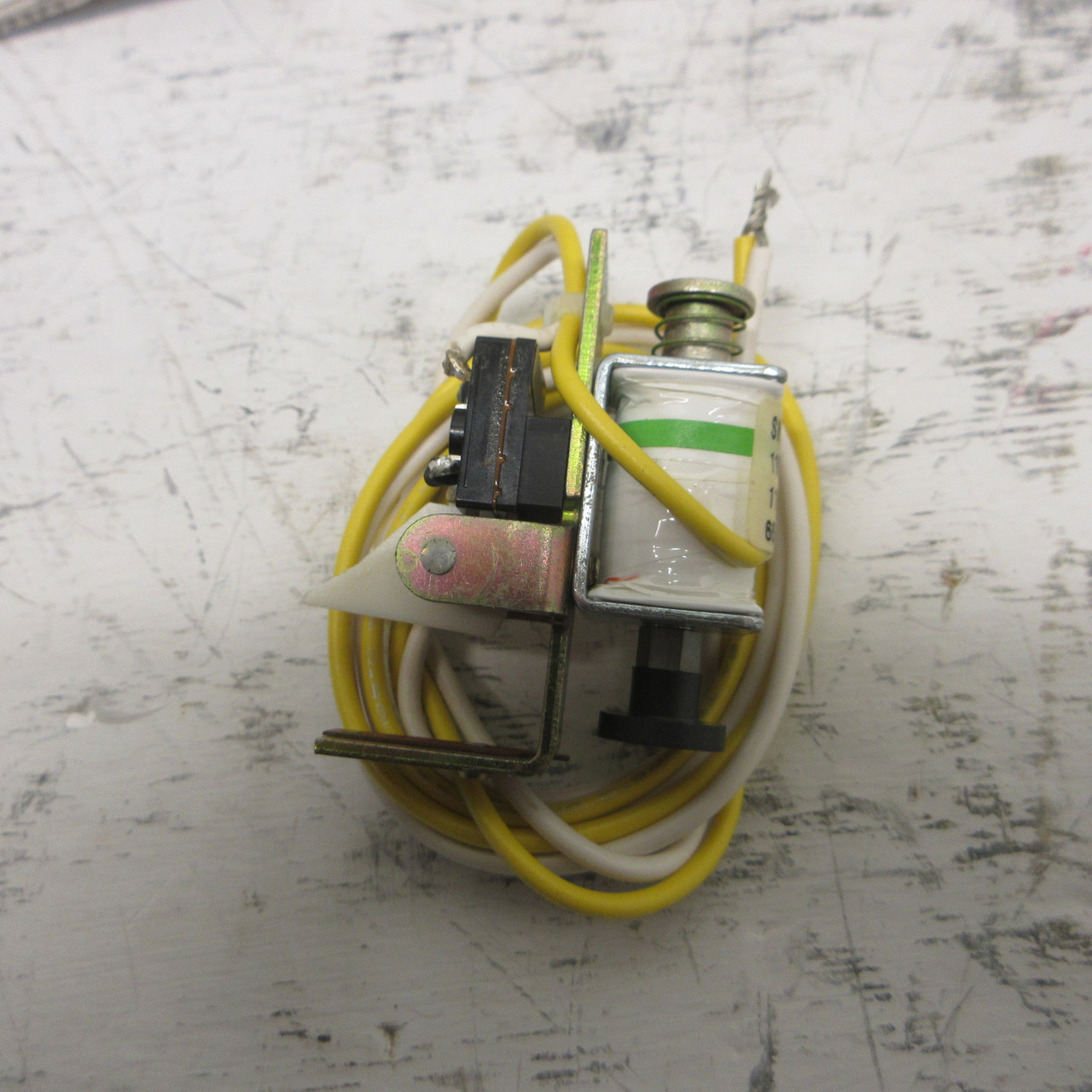 NEW Cutler-Hammer SNT2P11K Shunt Trip Unit For Ser C Type J-Breaker 110/240V NIB (AH1119-1)