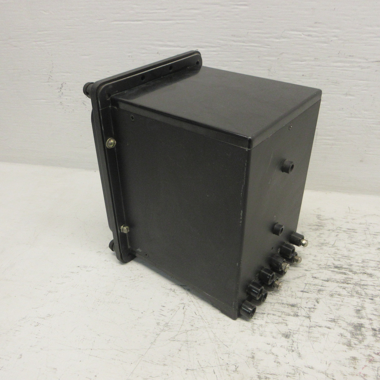 GE 12IAV51D9A Voltage Relay Type IAV 345V 60HZ 345 Volts General Electric (AH1122-1)