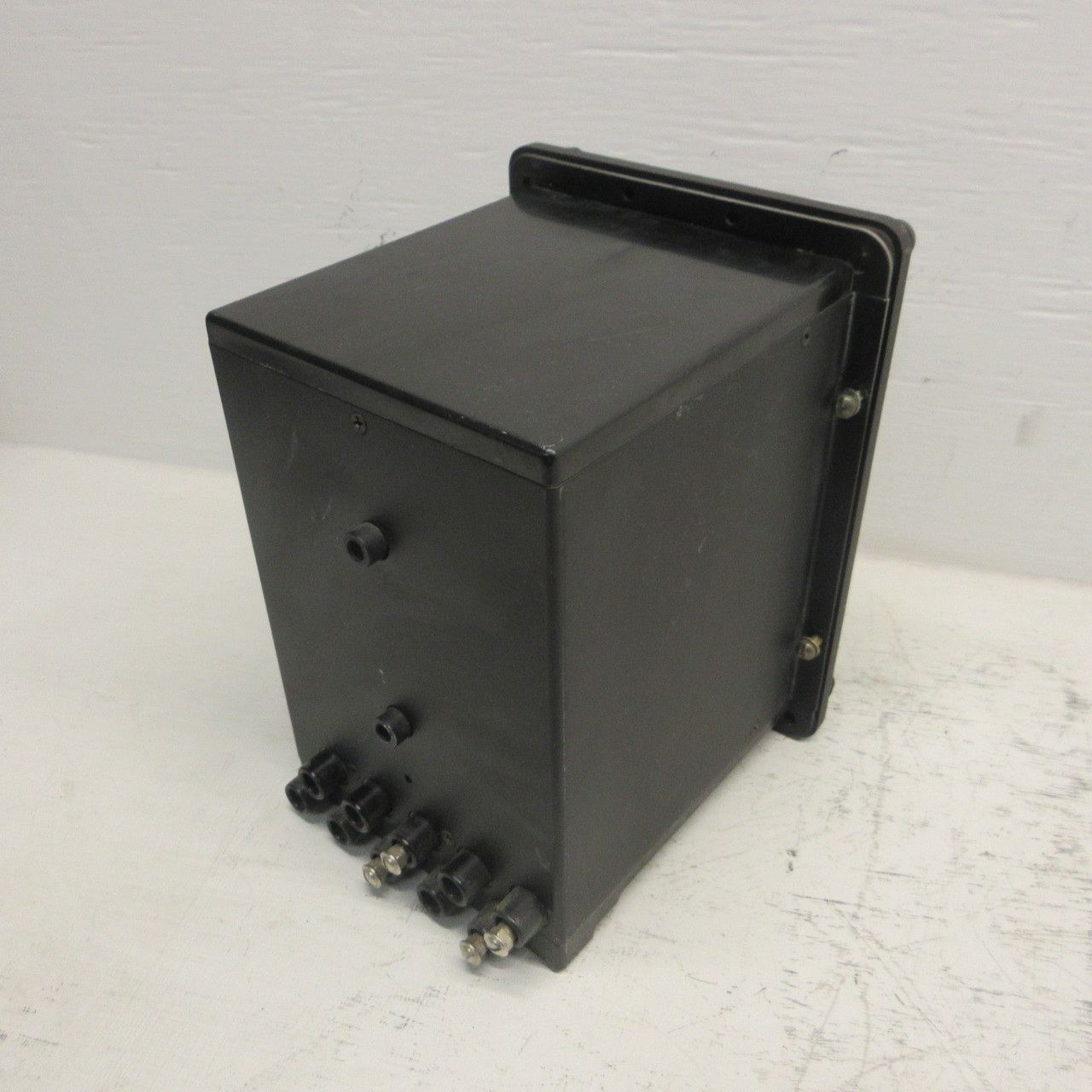 GE 12IAV51D9A Voltage Relay Type IAV 345V 60HZ 345 Volts General Electric (AH1122-1)