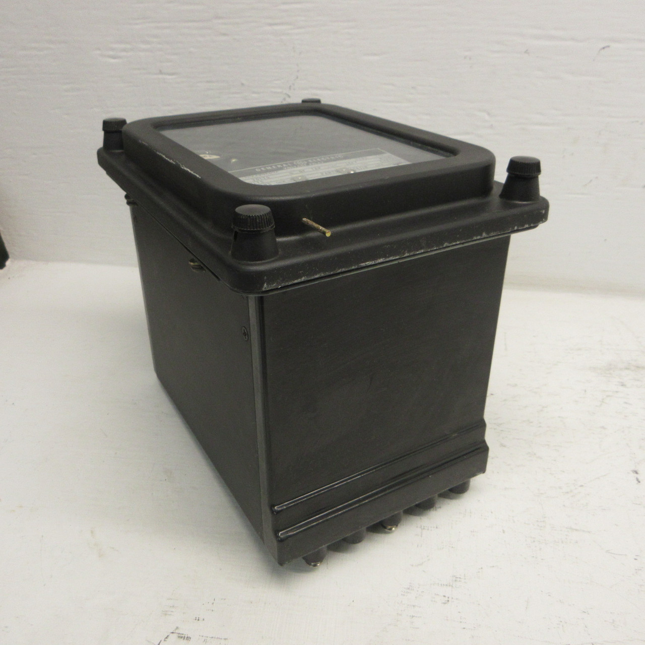 GE 12IAV51D9A Voltage Relay Type IAV 345V 60HZ 345 Volts General Electric (AH1122-1)