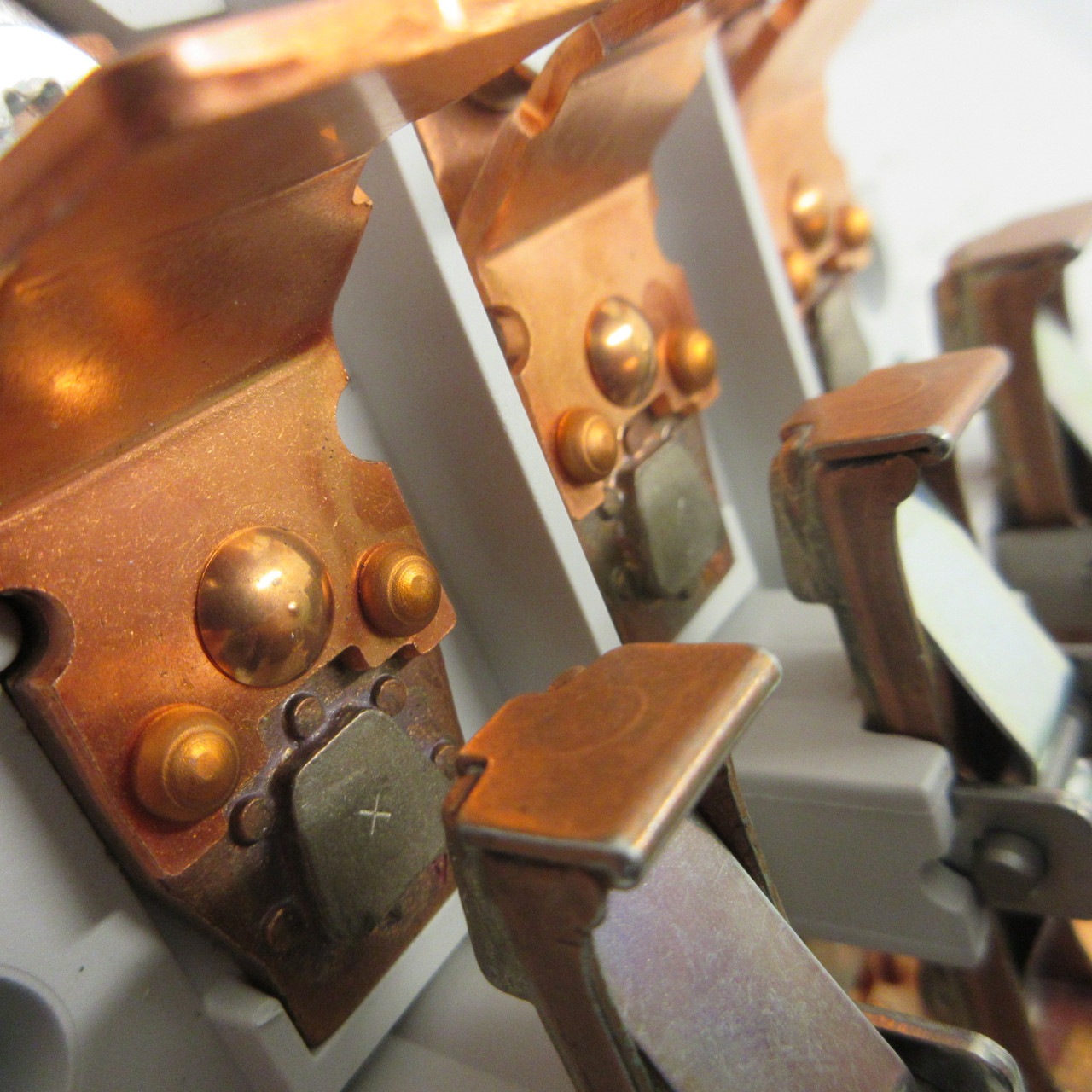 Allen Bradley 300-E0*930 Size 4 Motor Contactor 100 HP 600VAC 135A 3PH 300-E0930 (AH1126-1)