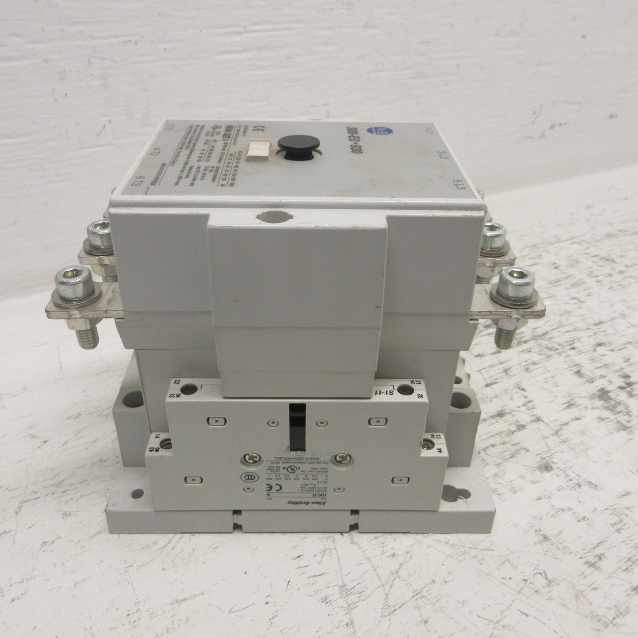 Allen Bradley 300-E0*930 Size 4 Motor Contactor 100 HP 600VAC 135A 3PH 300-E0930 (AH1126-1)