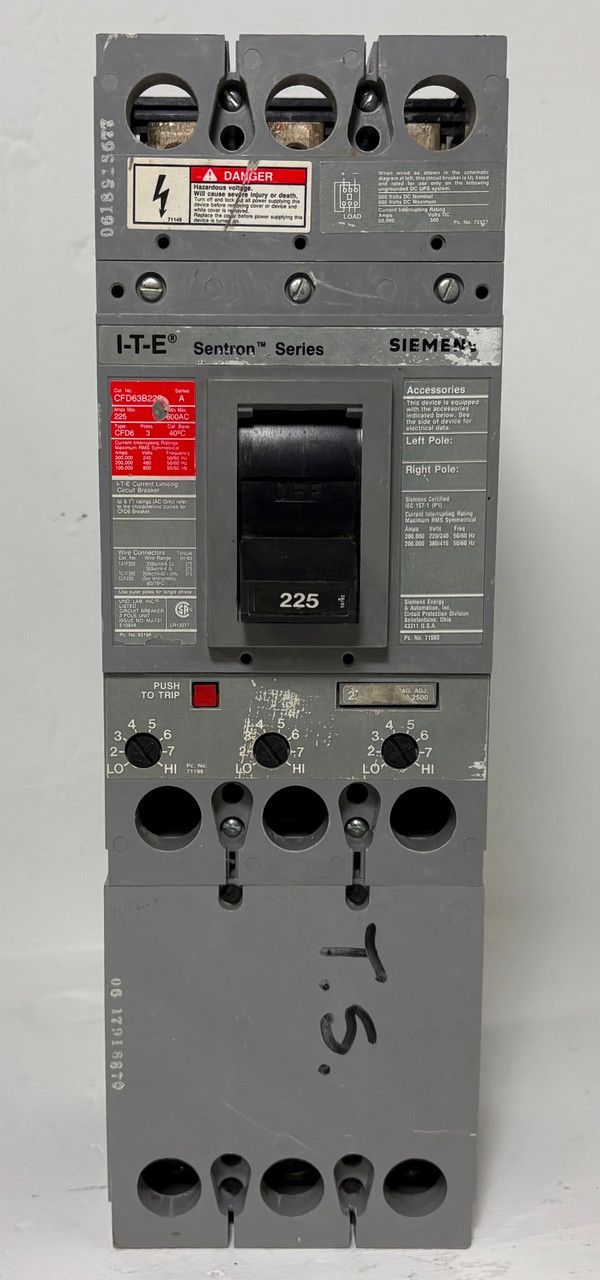 Siemens CFD63B225 225A Sentron Circuit Breaker CFD6 600V 3P ITE 225 Amp flaw (EM5900-1)
