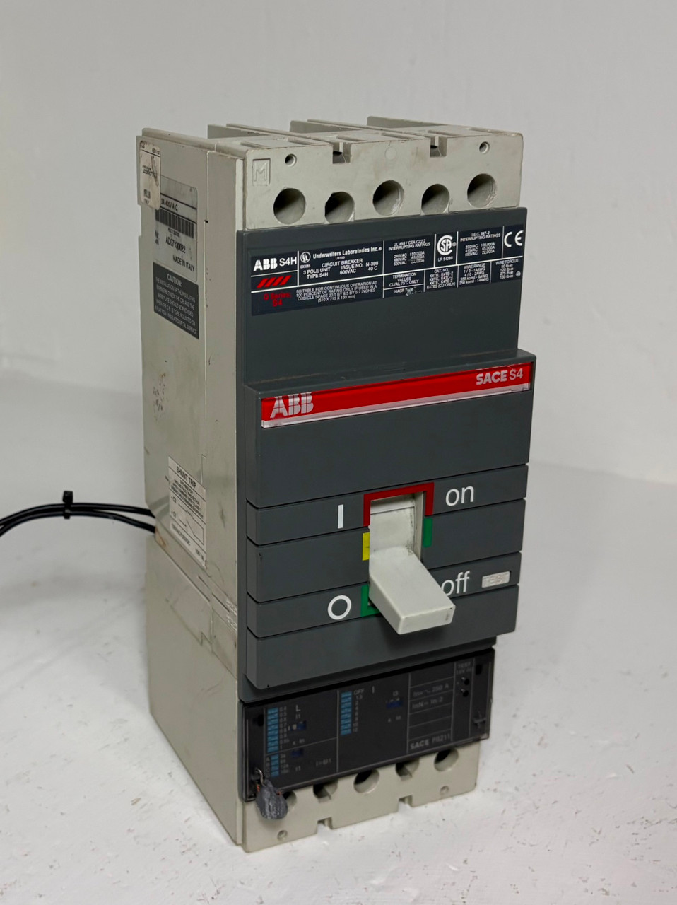 Image of ABB S4H 250A SACE S4 Circuit Breaker w/ 120V Shunt & Aux 3 Pole 250 Amp PR211