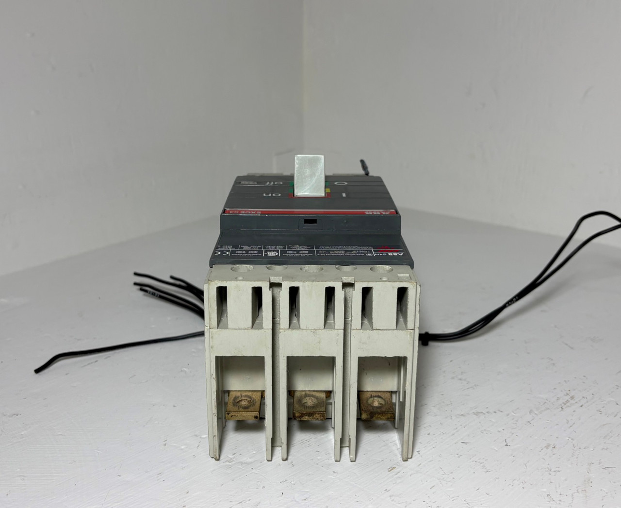 ABB S4H 250A SACE S4 Circuit Breaker w/ 120V Shunt & Aux 3 Pole 250 Amp PR211 (EM5901-1)
