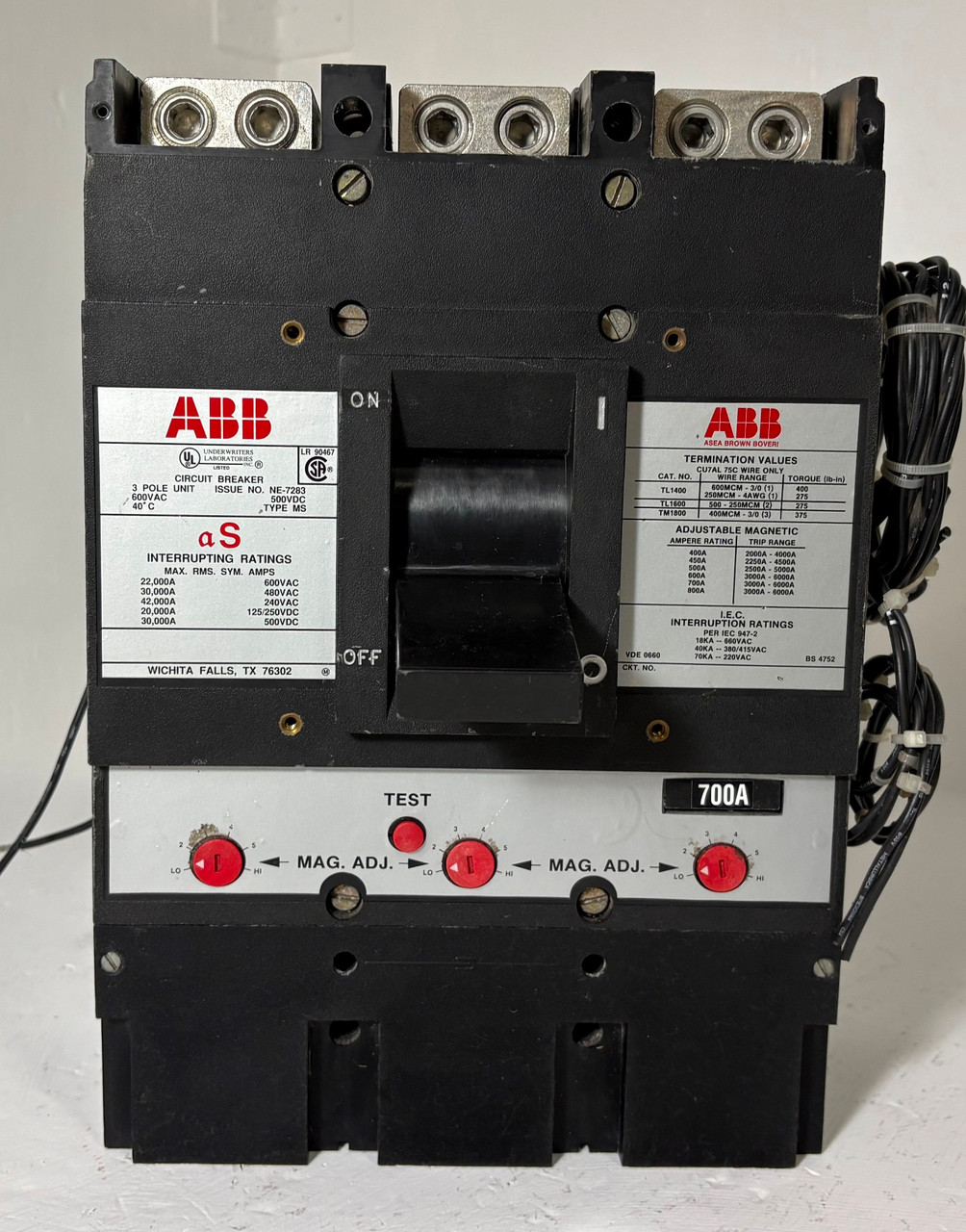 ABB 700A NE-7283 aS Circuit Breaker Aux & UVR 3 Pole Type MS 600V NE7283 700 Amp (EM5903-1)