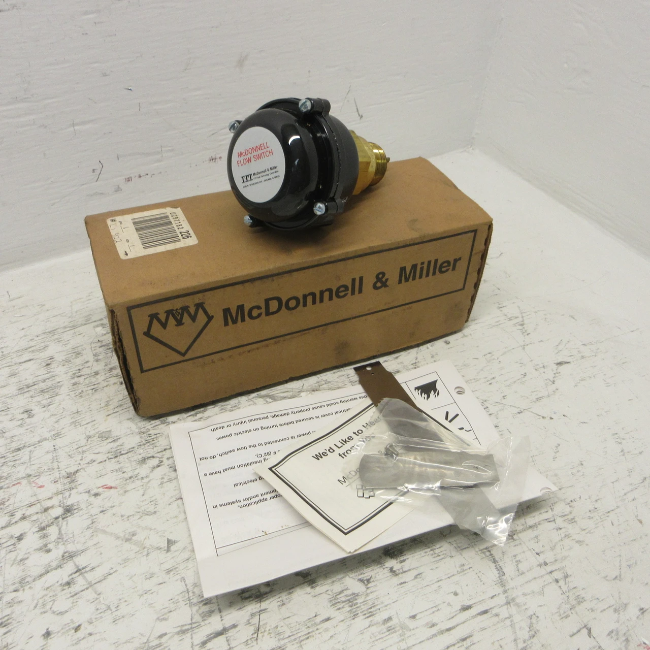 NEW McDonnell & Miller FS8-W Liquid Flow Switch 1 NPT 199010 ITT Industries NIB (AH1140-1)