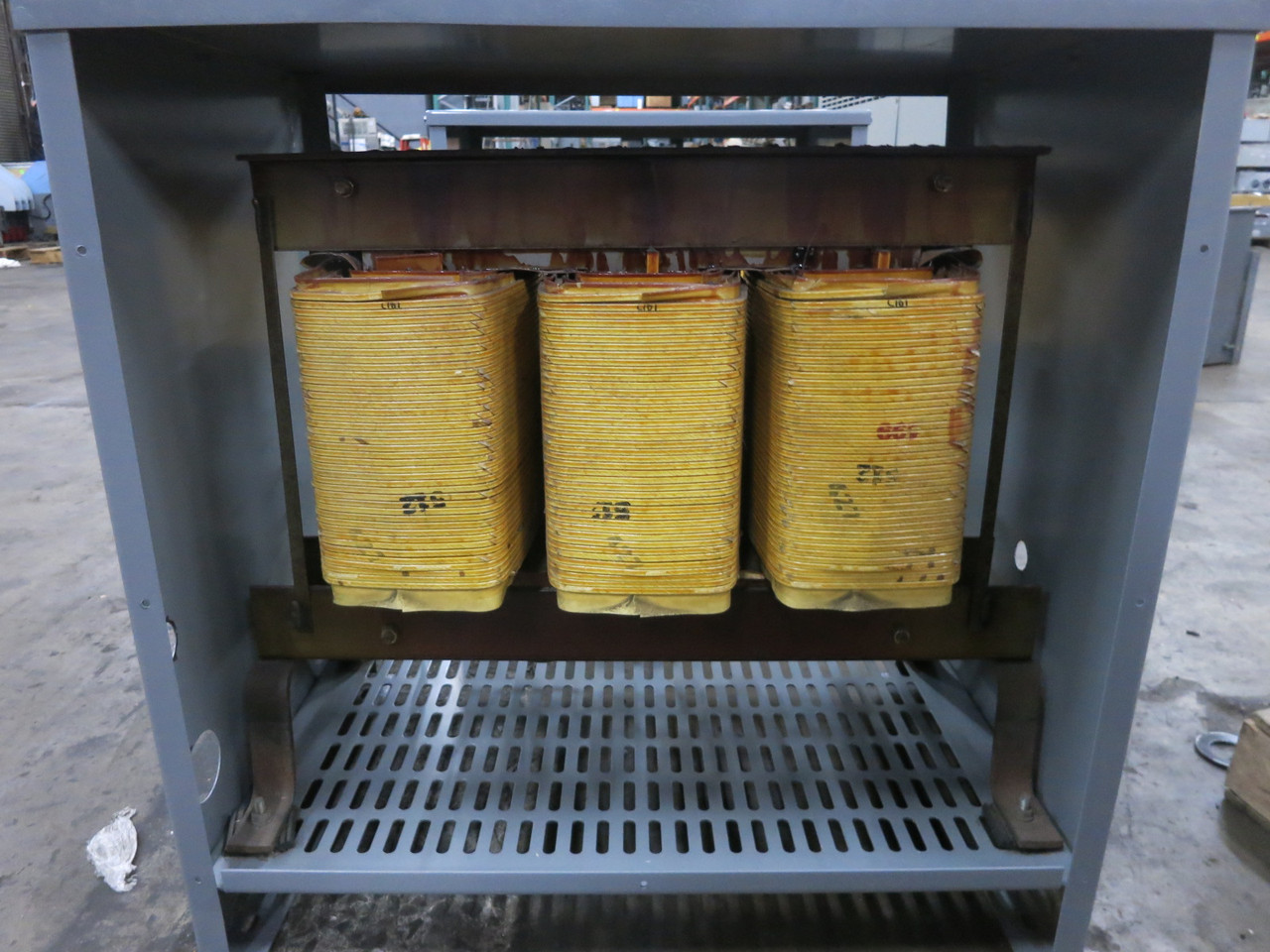 Square D 75 kVA 480 Delta to 208Y/120 V 3PH Dry Type Transformer 75T3H 480V 208 (DW8102-1)